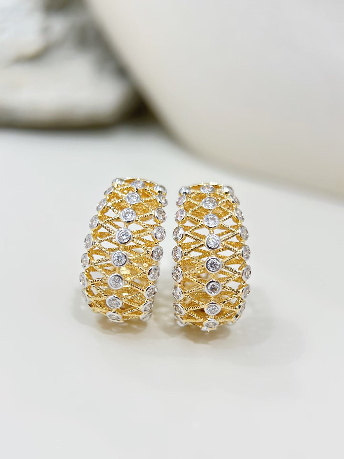 Vintage 18k Gold Diamond Earring (Item No. VT506)