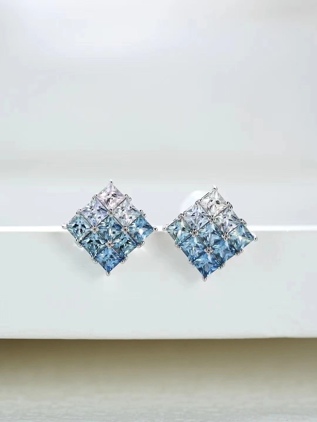 Rainbow Sapphire 18k Gold Earring (Item No. SA101)