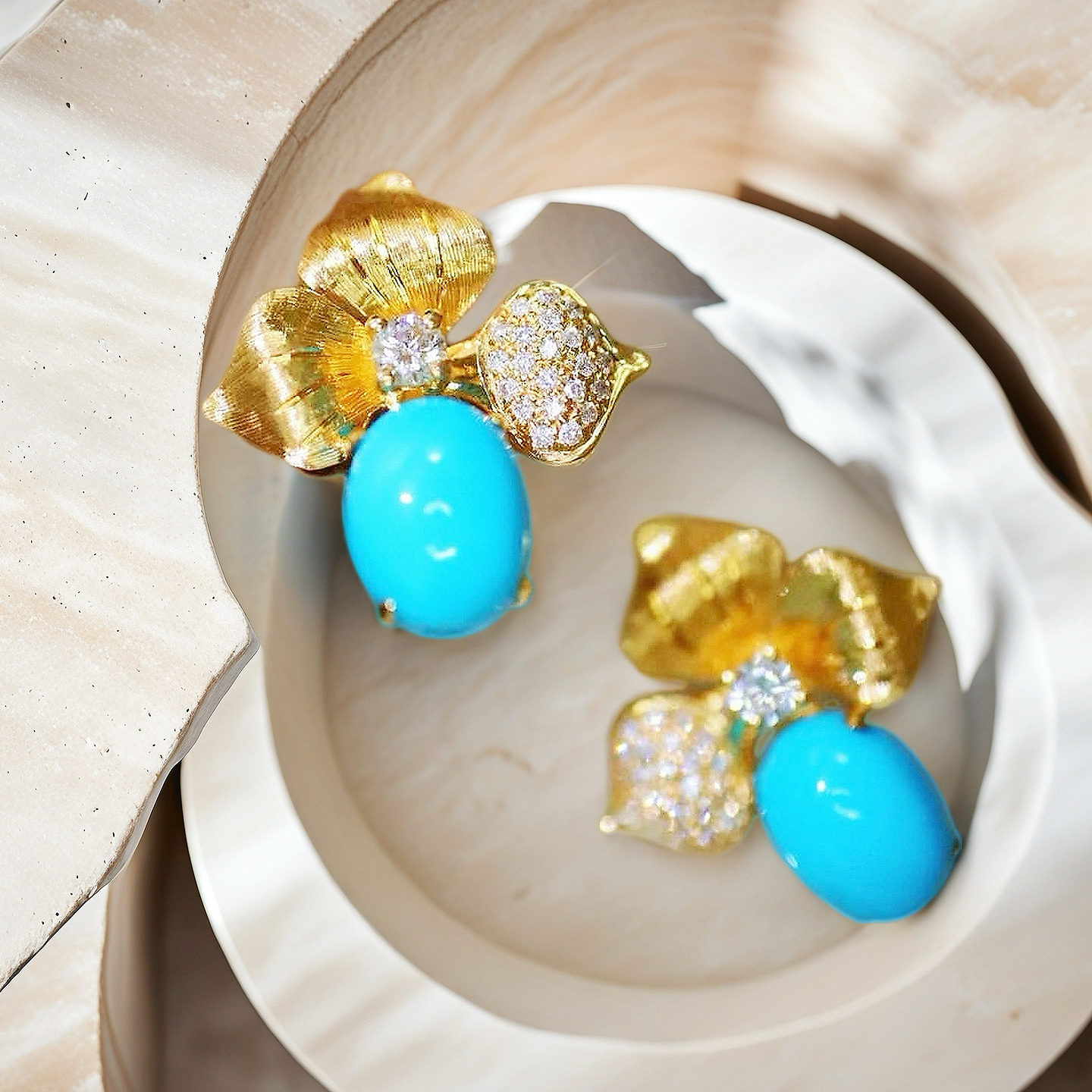 Vintage Turquoise 18k Gold Diamond Earring (Item No. VT054)