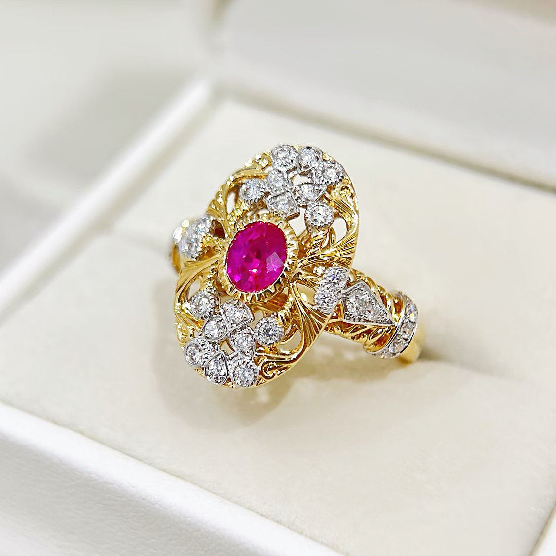 Vintage 18k Gold Diamond Ruby Ring (Item No. VT485)