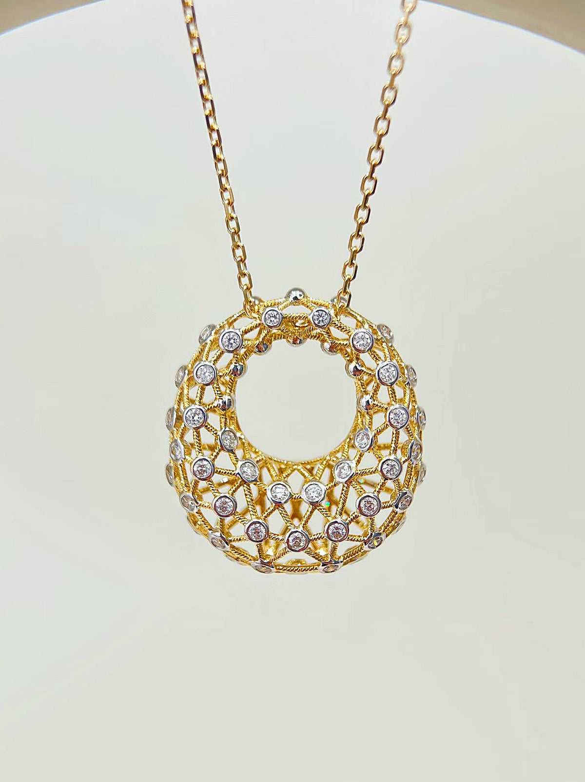 Vintage 18k Gold Diamond Pendant (Item No. VT507)