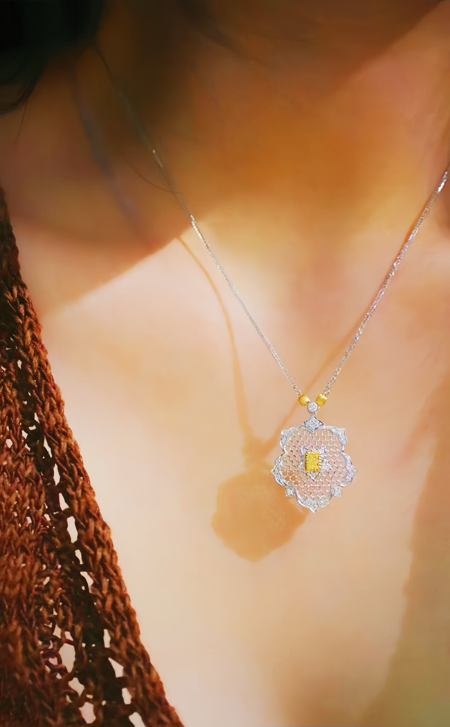 Vintage 18k Gold Diamond Pendant (Item No. VT096)