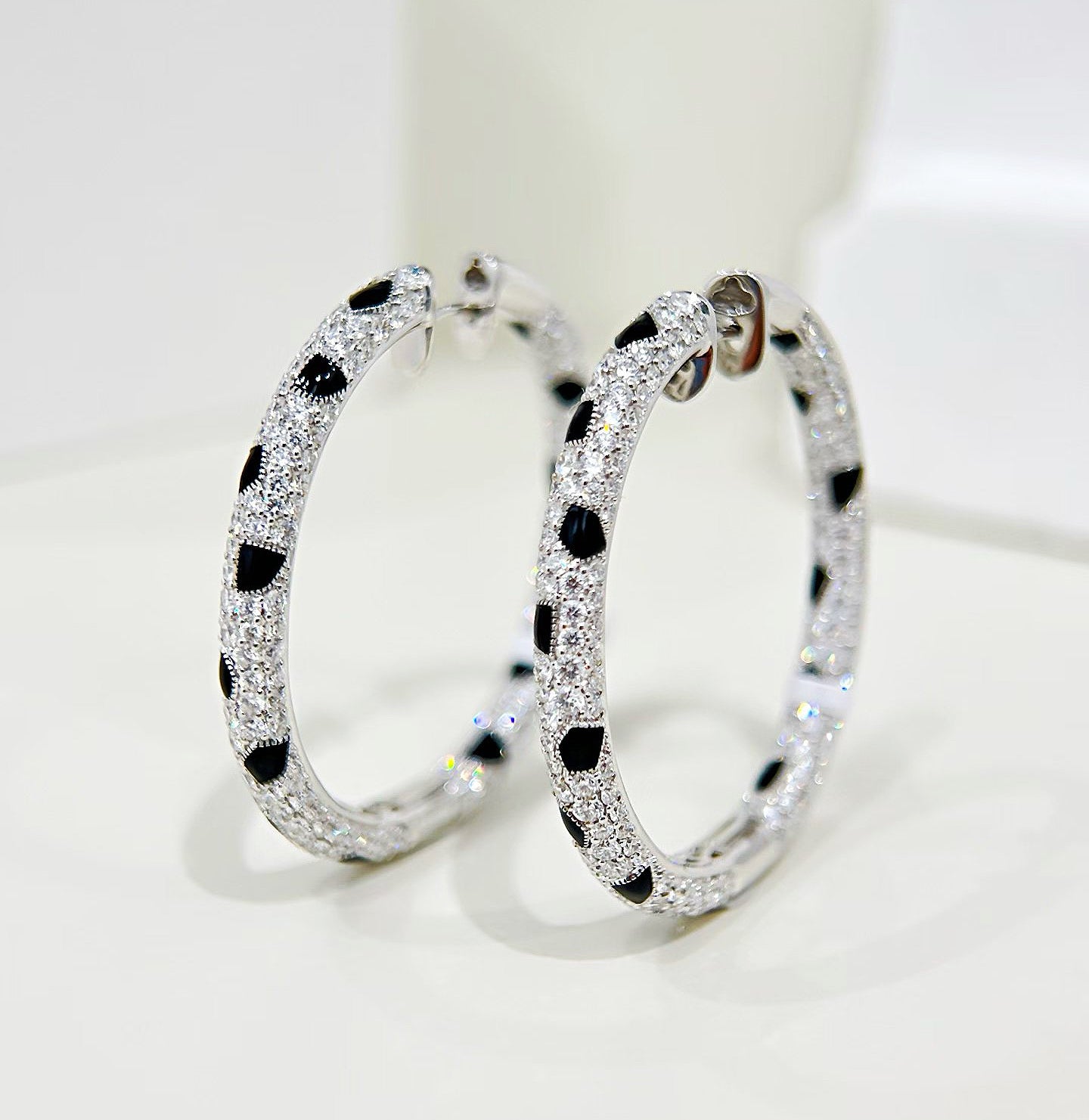 Black Enamel Vintage 18k Gold Diamond Earring (Item No. VT448)