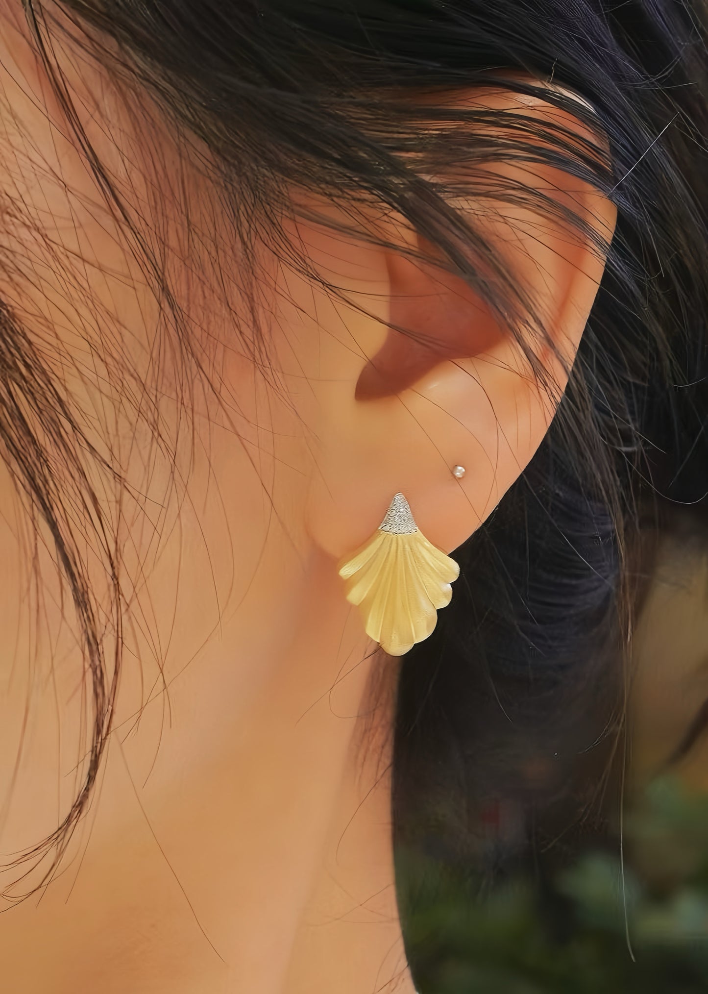 Vintage Fan-shaped 18k Gold Diamond Earring (Item No. VT078)