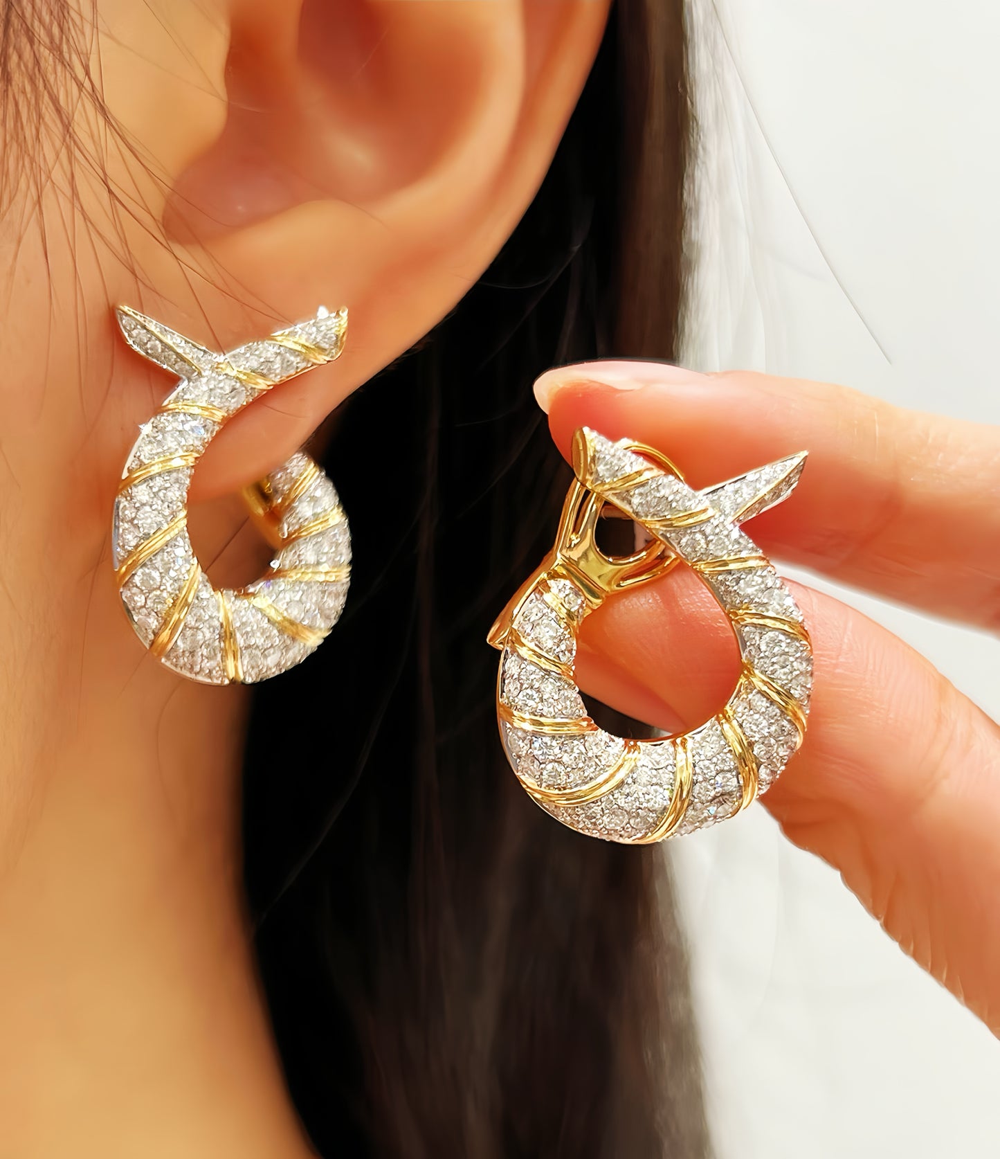 Vintage 18k Gold Diamond Earring (Item No. VT445)
