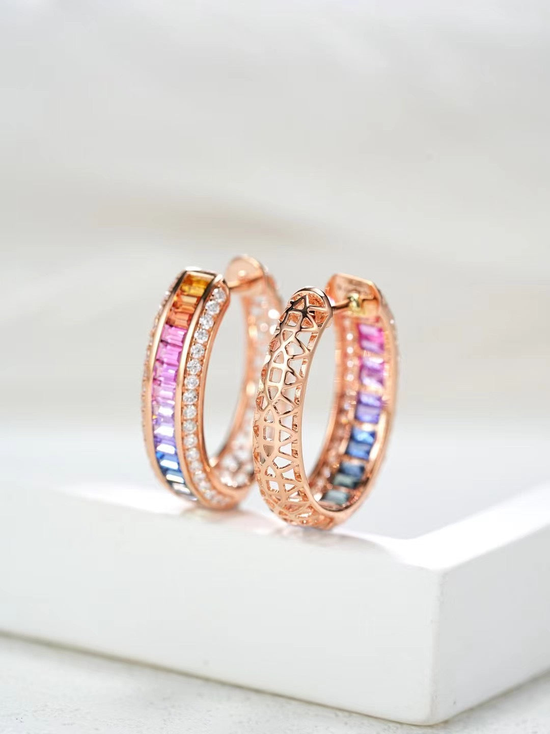 Rainbow Sapphire 18k Gold Earring (Item No. SA087)