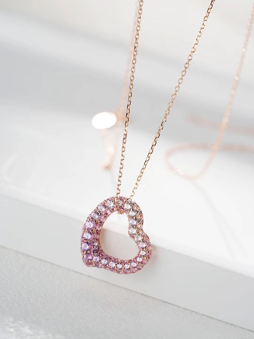 Rainbow Sapphire 18K Gold Pendant (Item No. SA001)