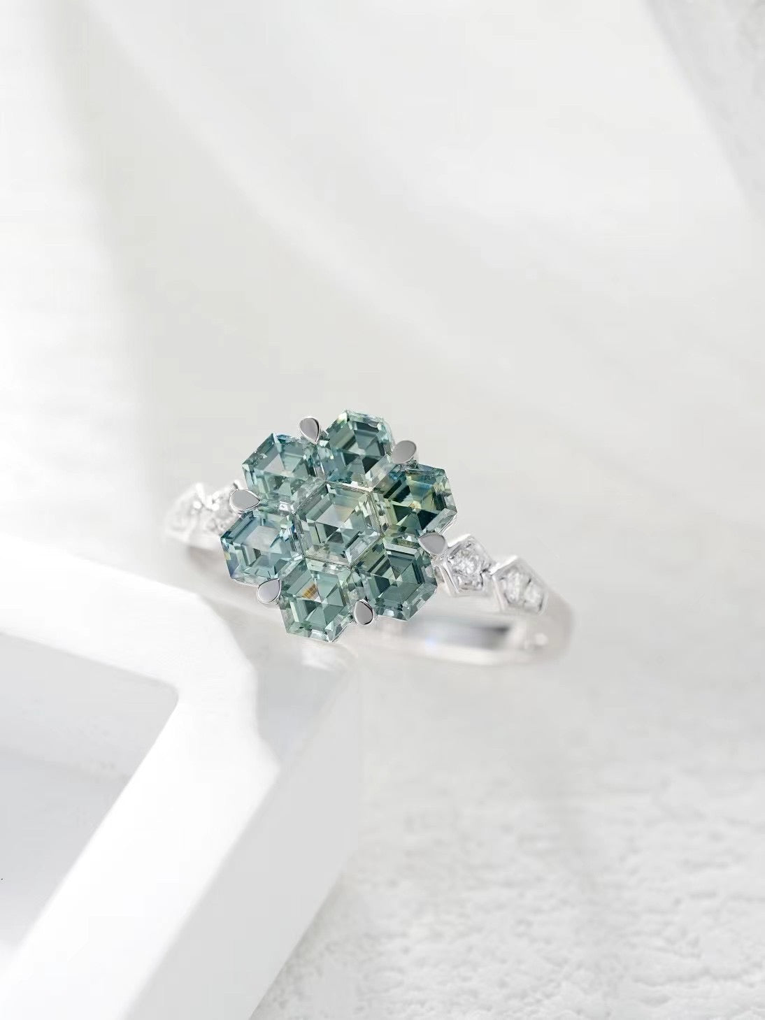 Rainbow Sapphire 18k Gold Ring (Item No. SA064)