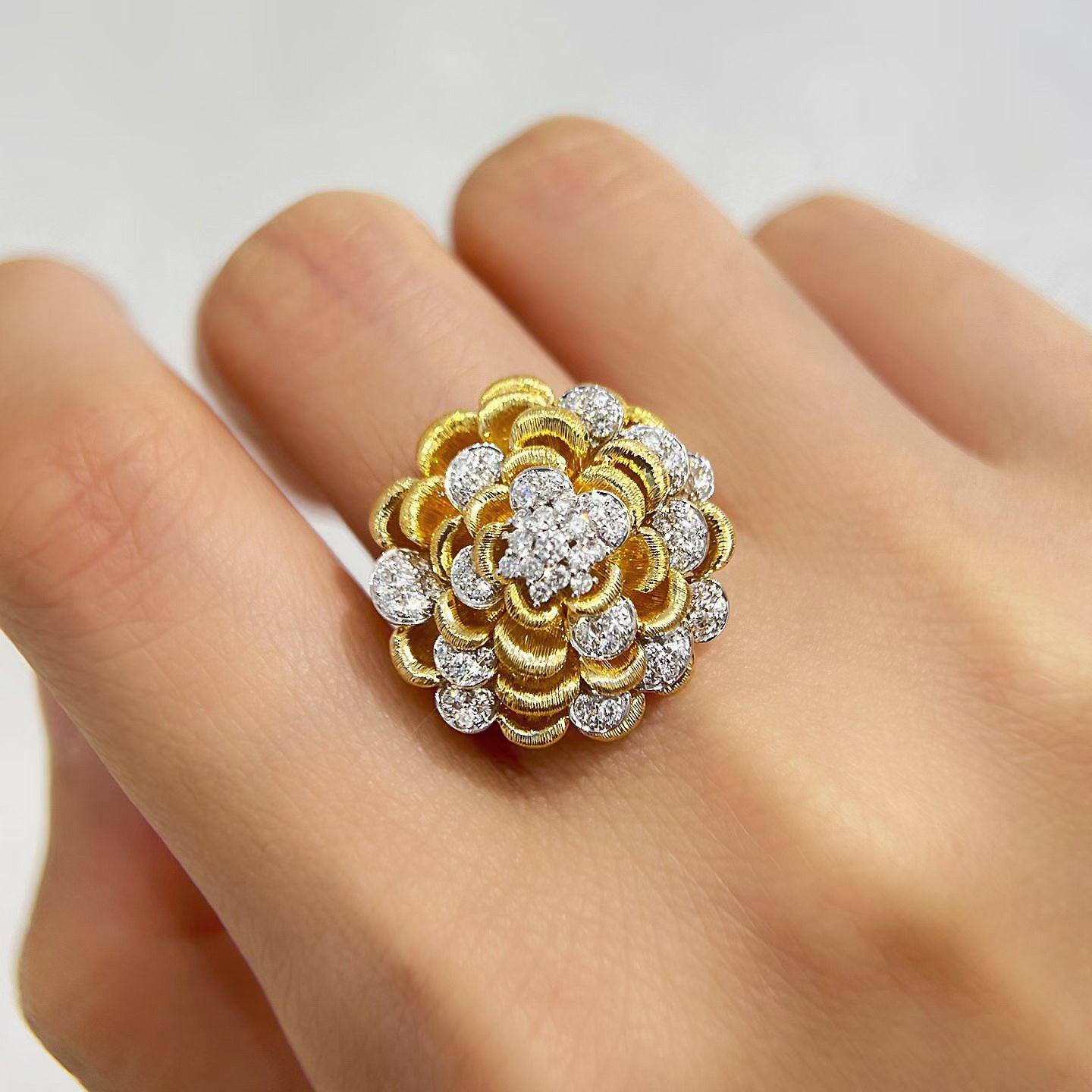Flower 18k Gold Diamond Emerald Ring (Item No. VT462)