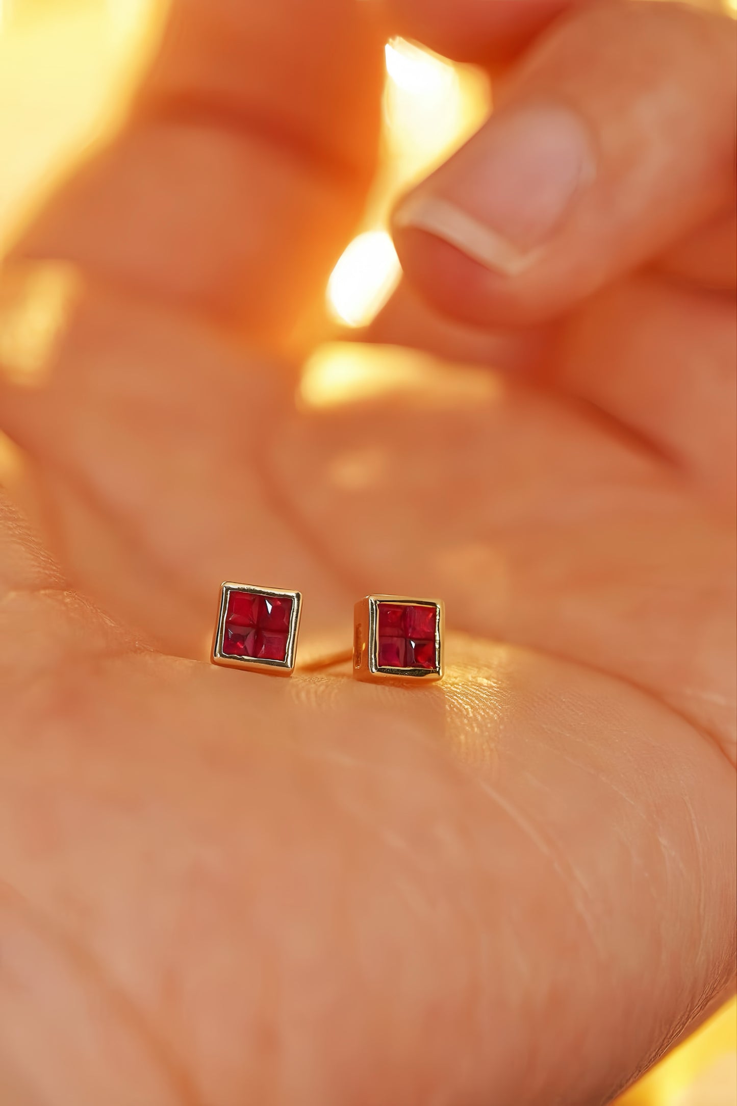 Vintage 18k Gold Ruby Earring (Item No. VT077)