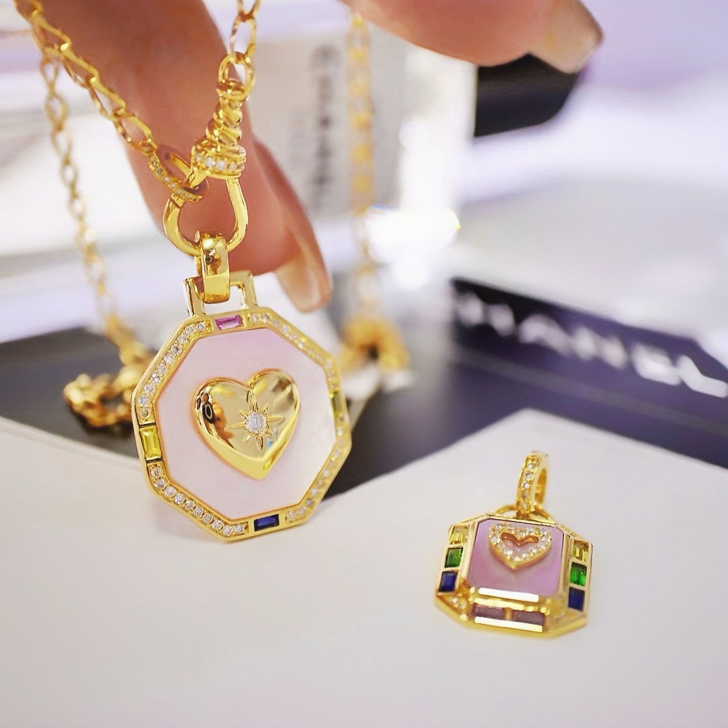 Vintage 18k Gold Diamond Pendant (Item No. VT101)