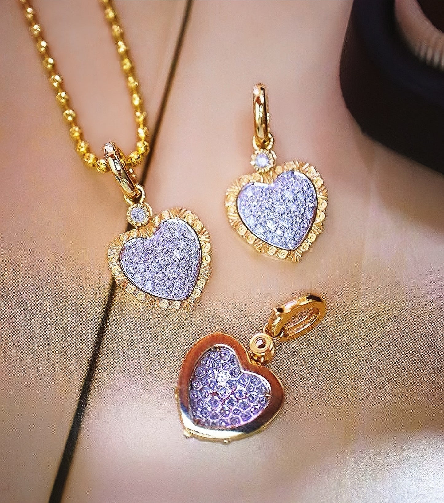 Heart Vintage 18k Gold Diamond Pendant (Item No. VT089)