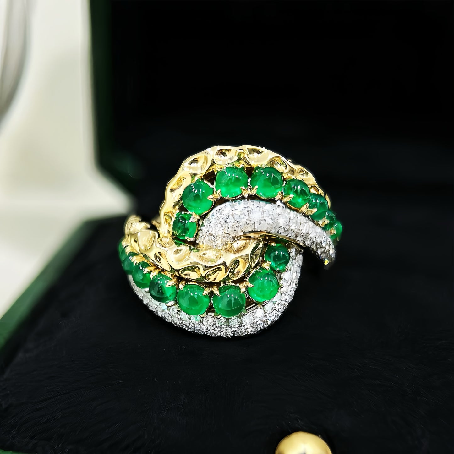 Vintage 18k Gold Diamond Emerald Ring (Item No. VT430)