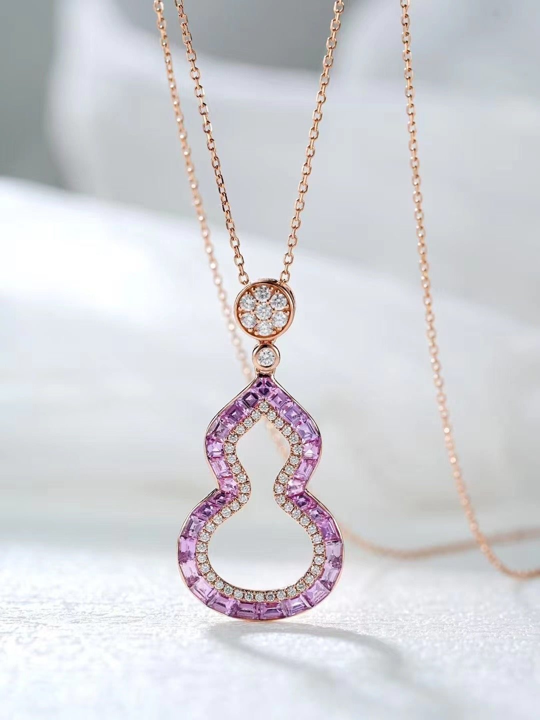 Rainbow Sapphire 18K Gold Pendant (Item No. SA039)