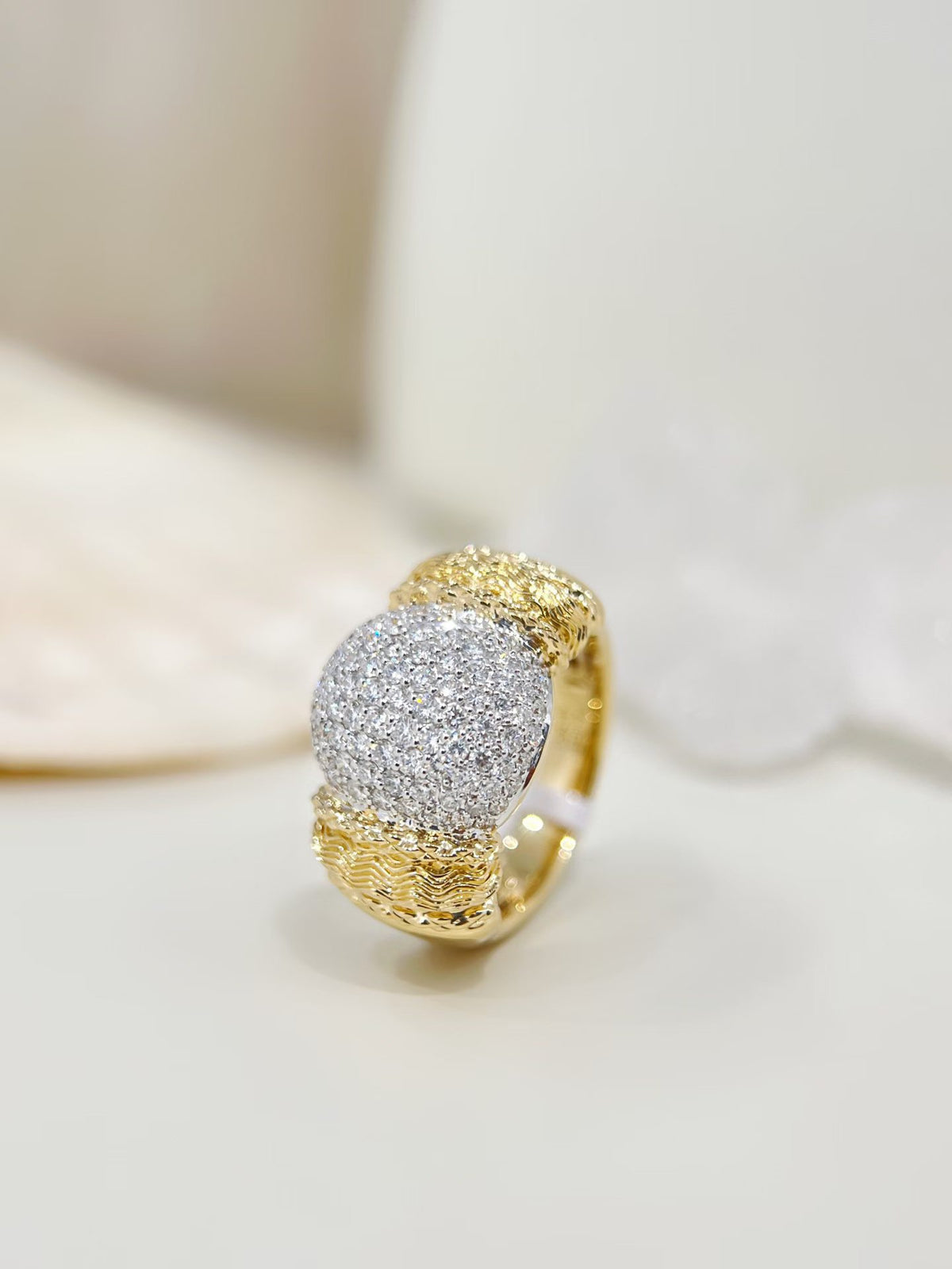 Vintage 18k Gold Diamond Ring (Item No. VT505)