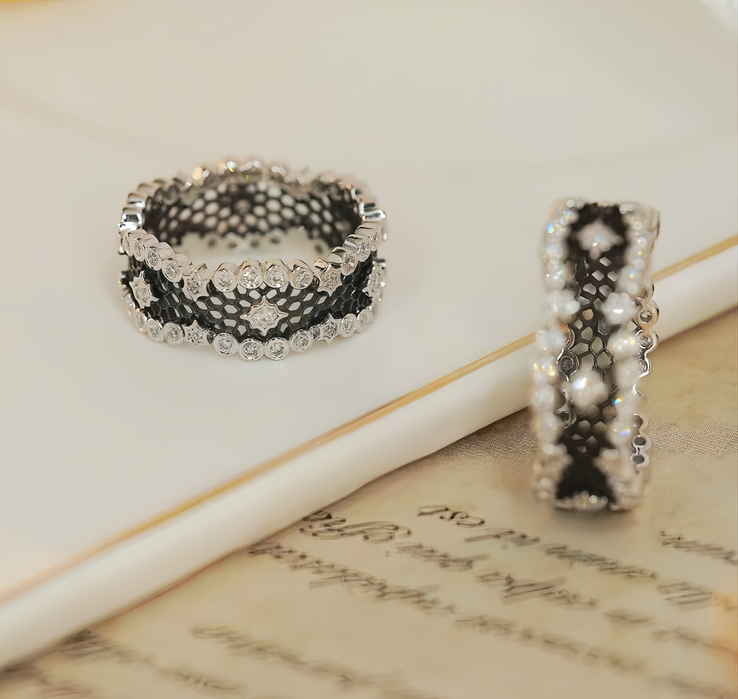 Vintage Black Lace Platinium 18k Gold Diamond Ring (Item No. VT041)