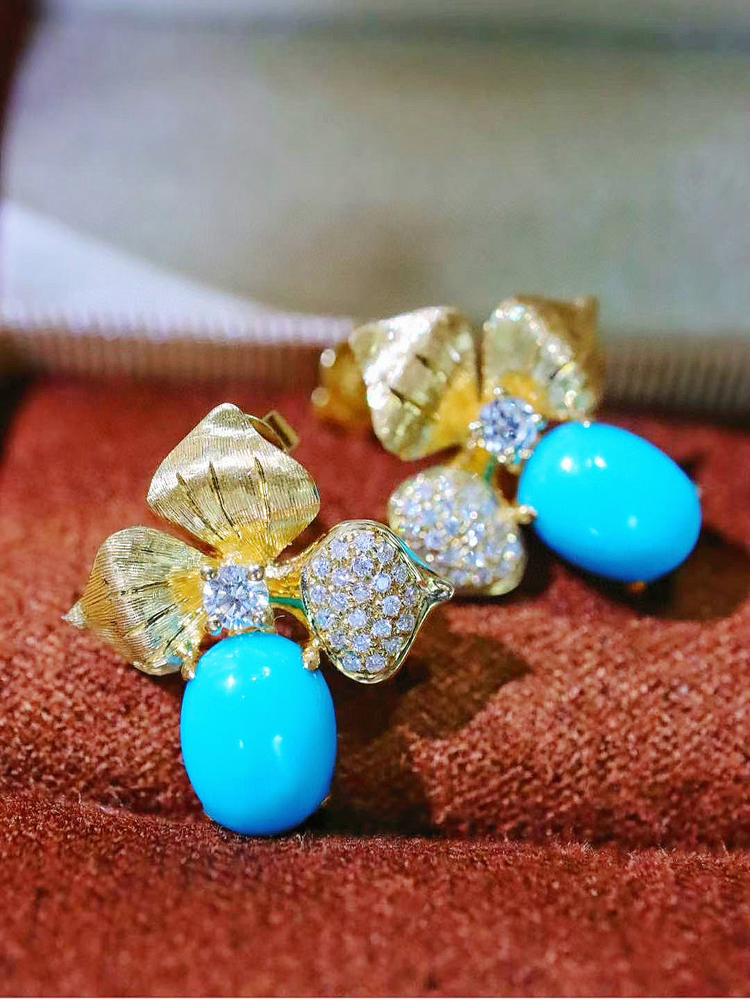 Vintage Turquoise 18k Gold Diamond Earring (Item No. VT054)