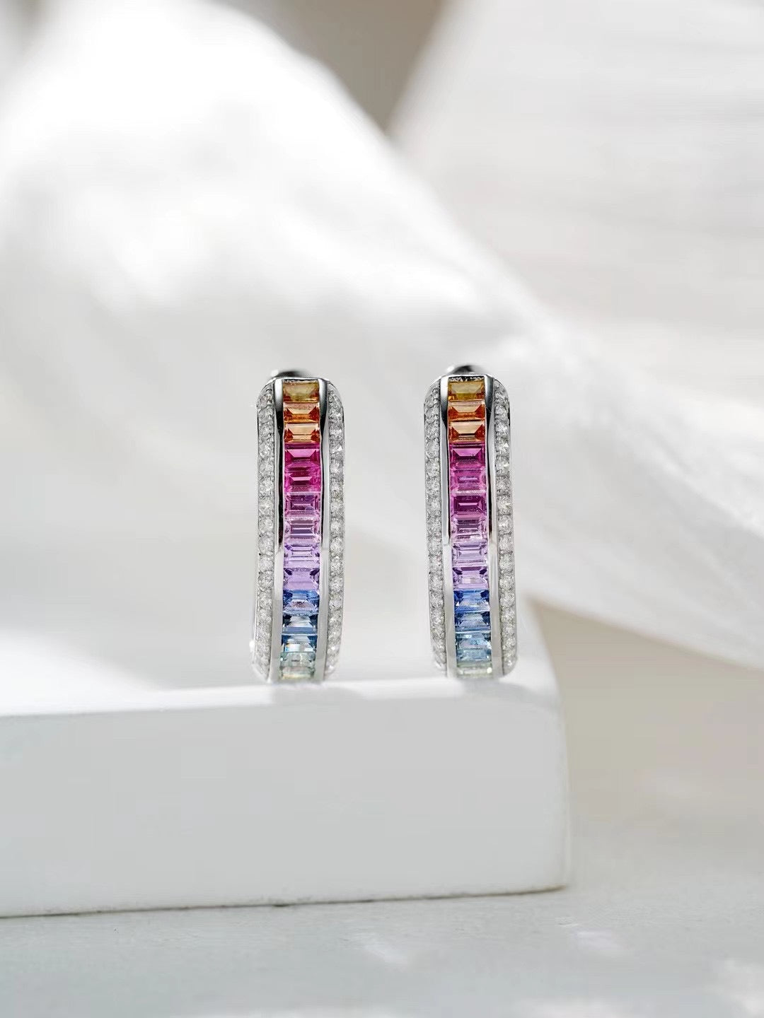 Rainbow Sapphire 18k Gold Earring (Item No. SA087)