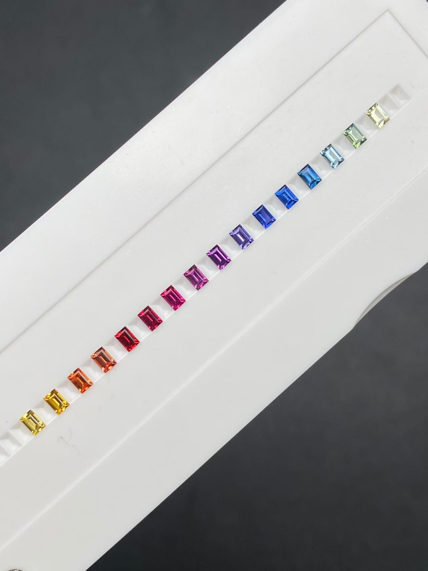 Rainbow Sapphire 18k Gold Ring (Item No. SA138)