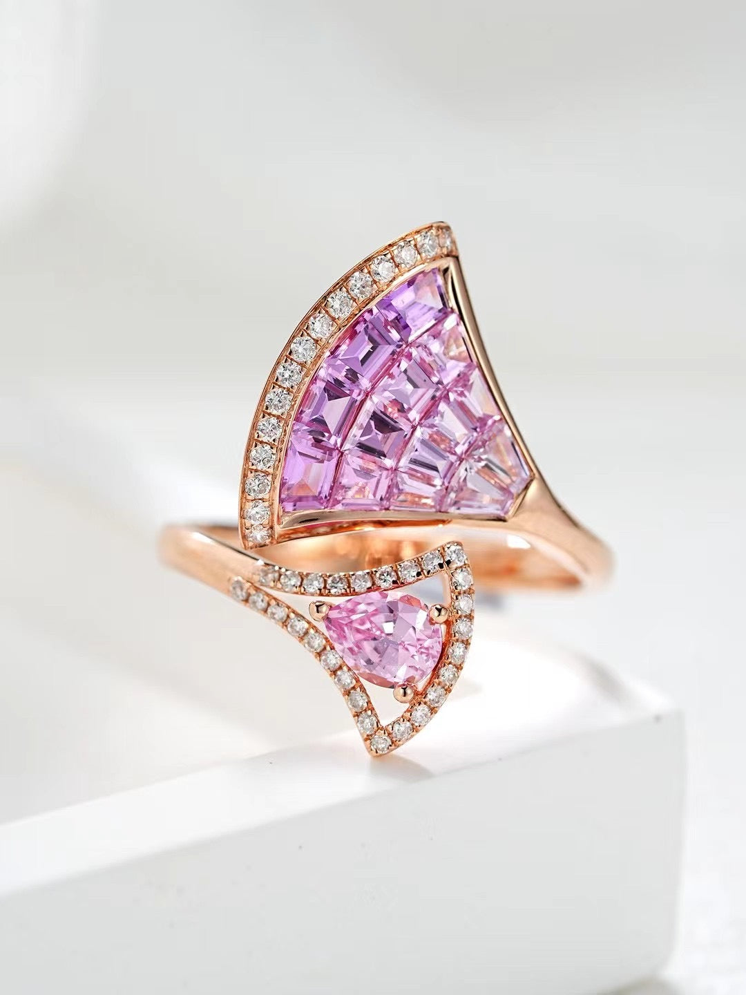 Rainbow Sapphire 18k Gold Ring (Item No. SA071)