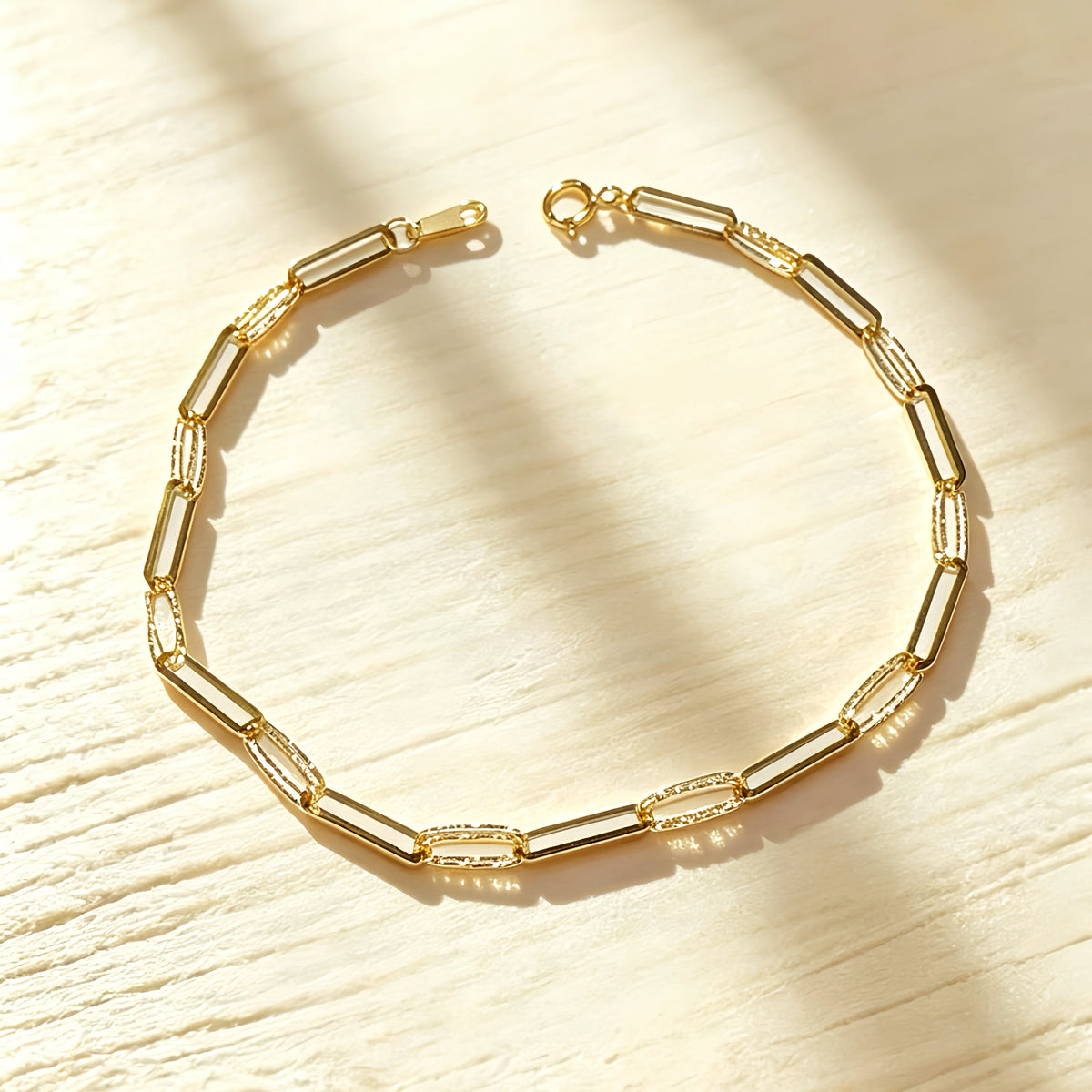 Curb Link Light Weight 18K Gold Bracelet (Item No. HFB022)