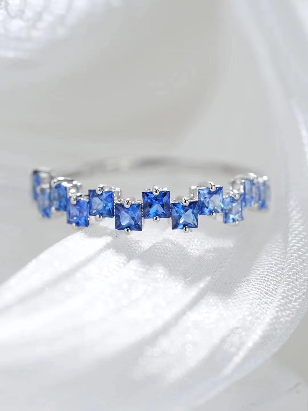 Rainbow Sapphire 18k Gold Ring (Item No. SA096)