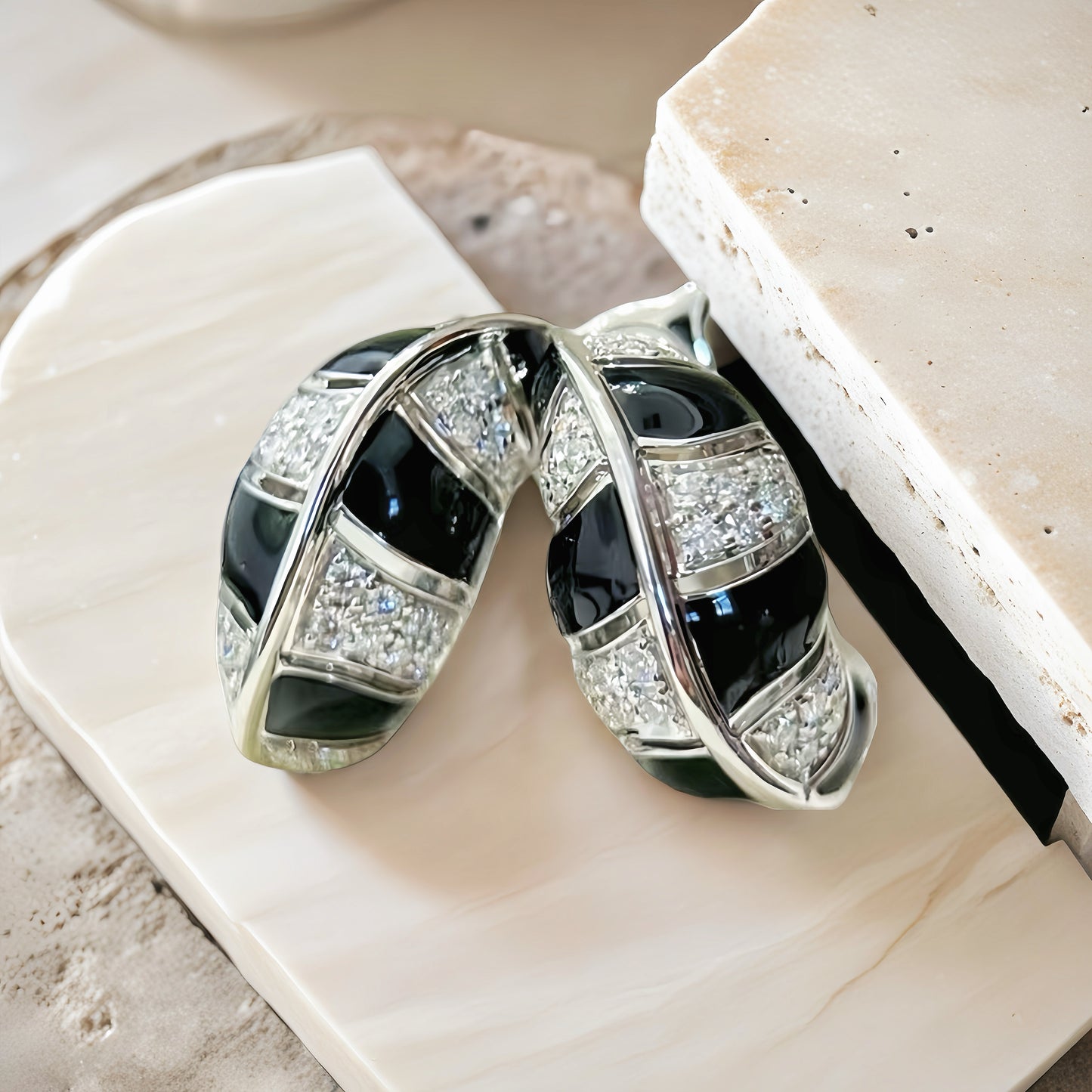 Black Enamel 18k Gold Diamond Earring (Item No. VT171)