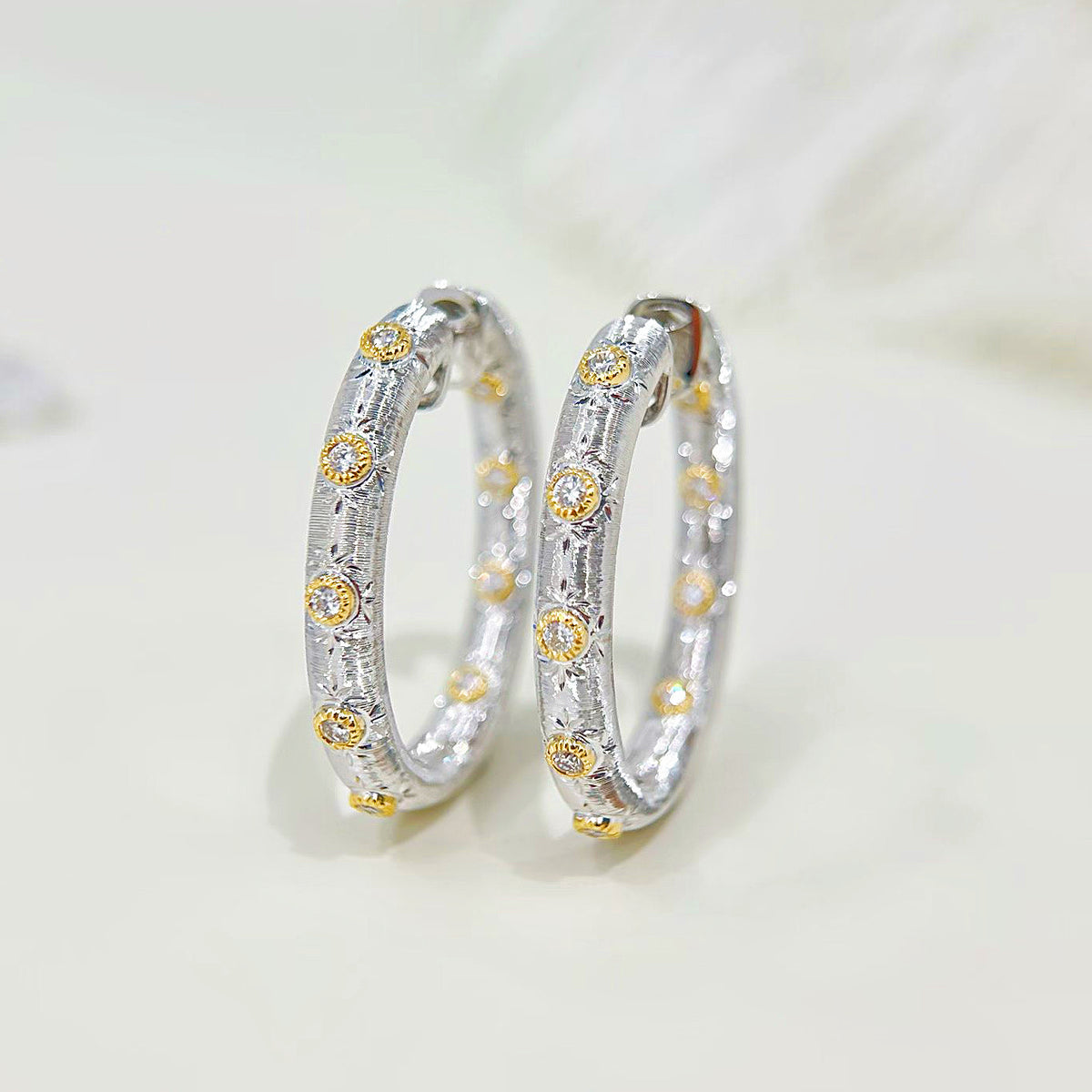 Vintage 18k Gold Diamond Earring (Item No. VT516)