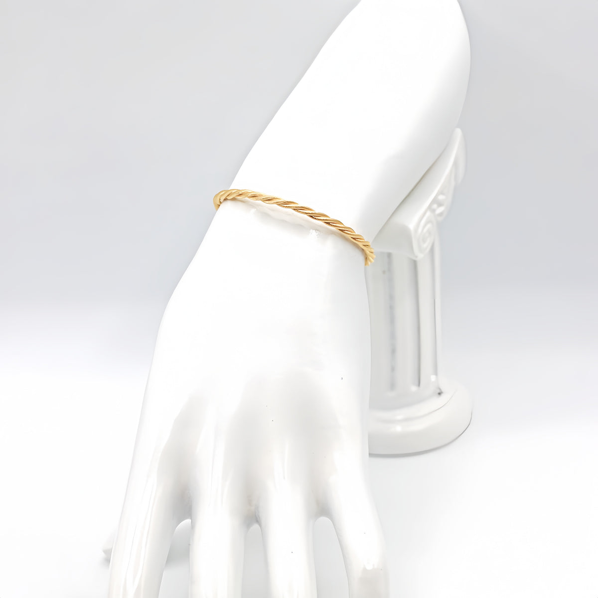 Twisted 18K Gold Bracelet (Item No. SH101CB)