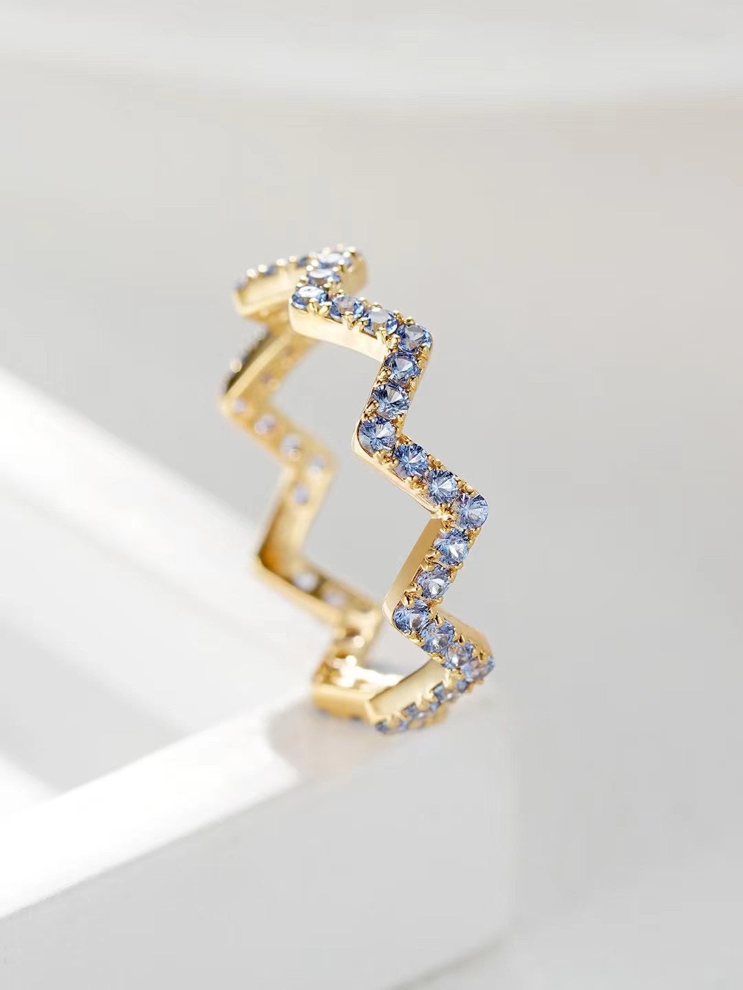 Rainbow Sapphire 18k Gold Ring (Item No. SA056)