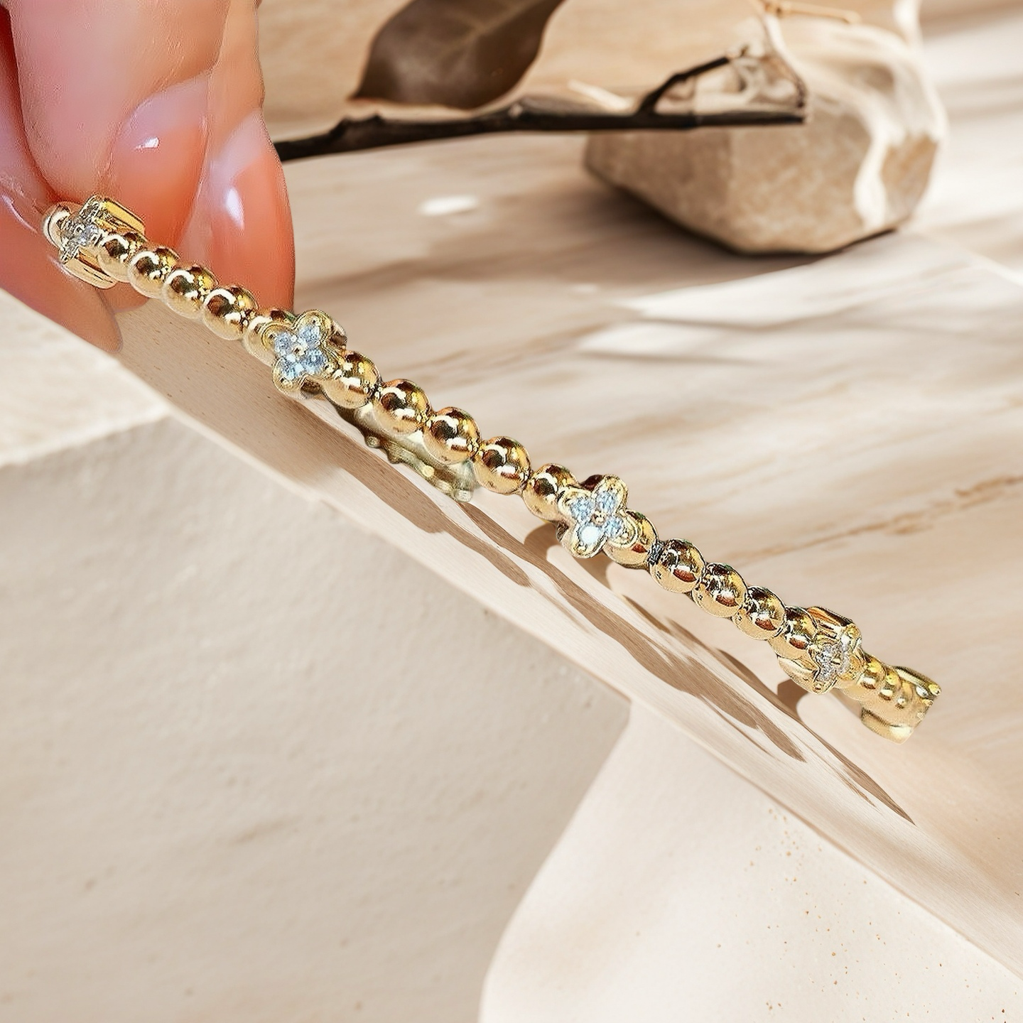 Four-leaf Clover 18k Gold Diamond Bracelet (Item No. VT123)