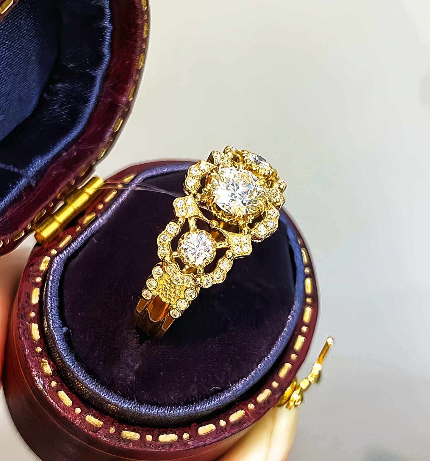 Vintage Lace 18k Gold Diamond Ring (Item No. VT045)