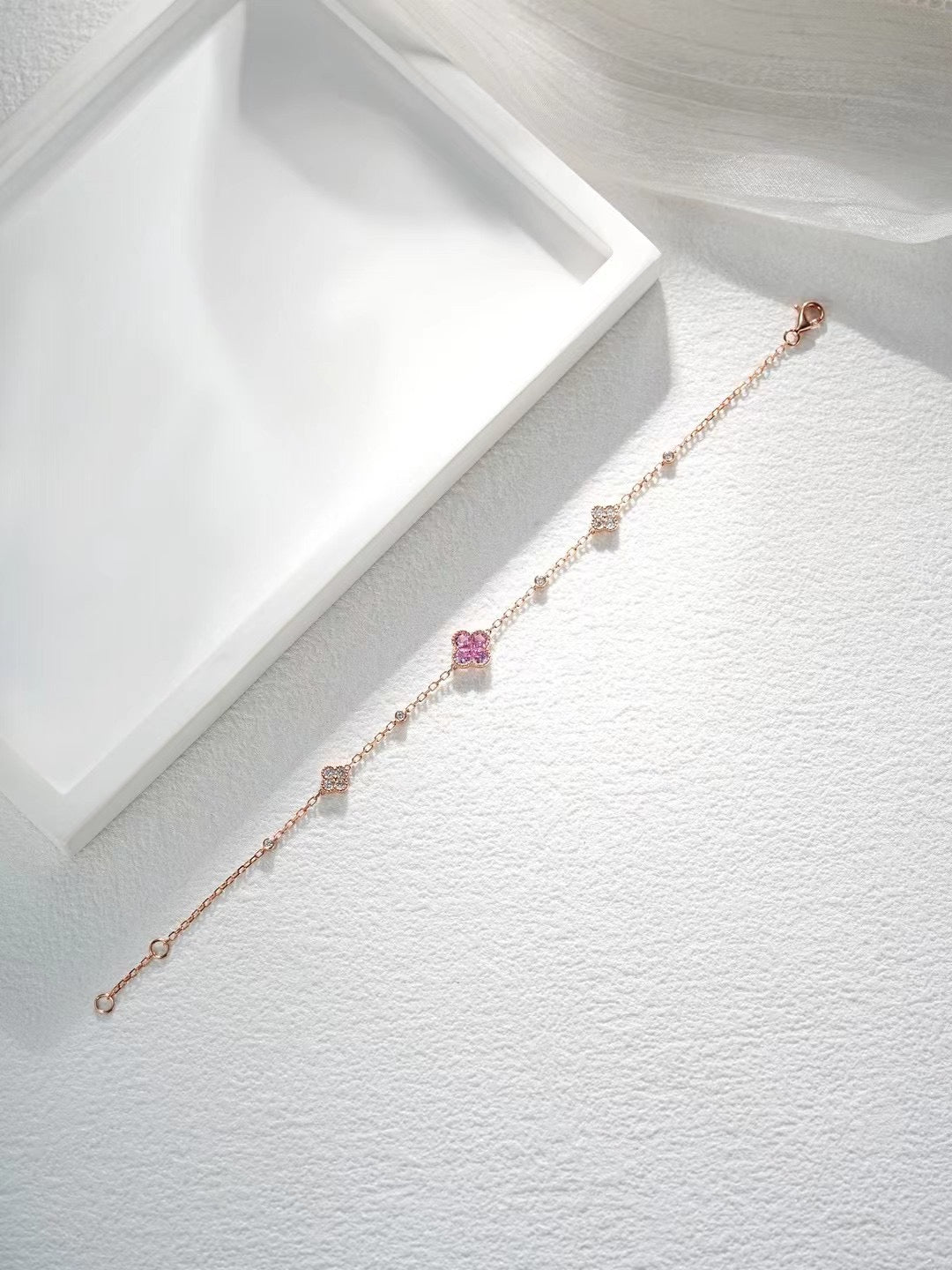 Four Leaf Clover Rainbow Sapphire 18K Gold Bracelet (Item No. SA013)