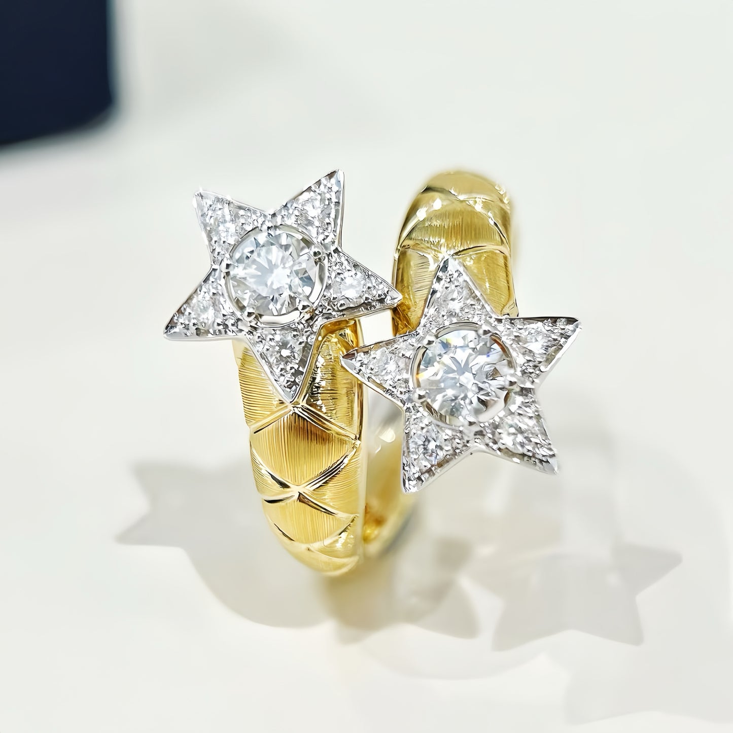 Star 18k Gold Diamon Ring (Item No. VT385)