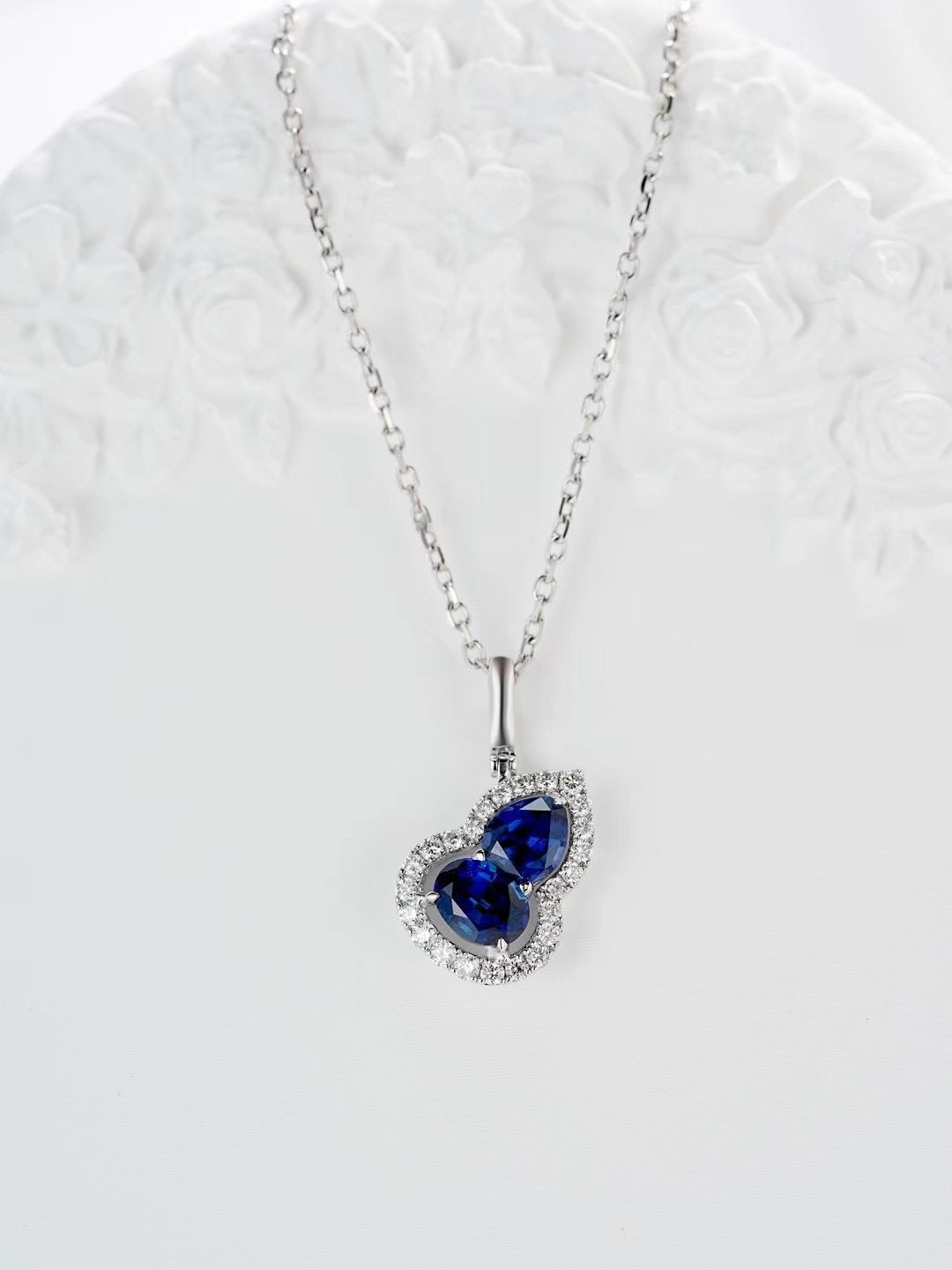 Rainbow Sapphire 18k Gold Pendant (Item No. SA067)