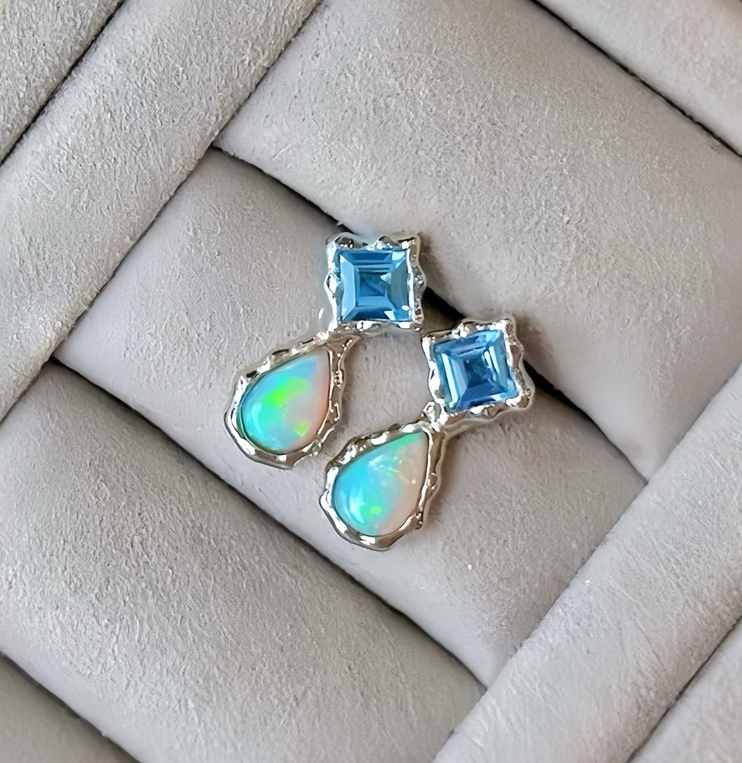 Vintage Gold Aquamarine Crystal Opal Earring (Item No. VT070)