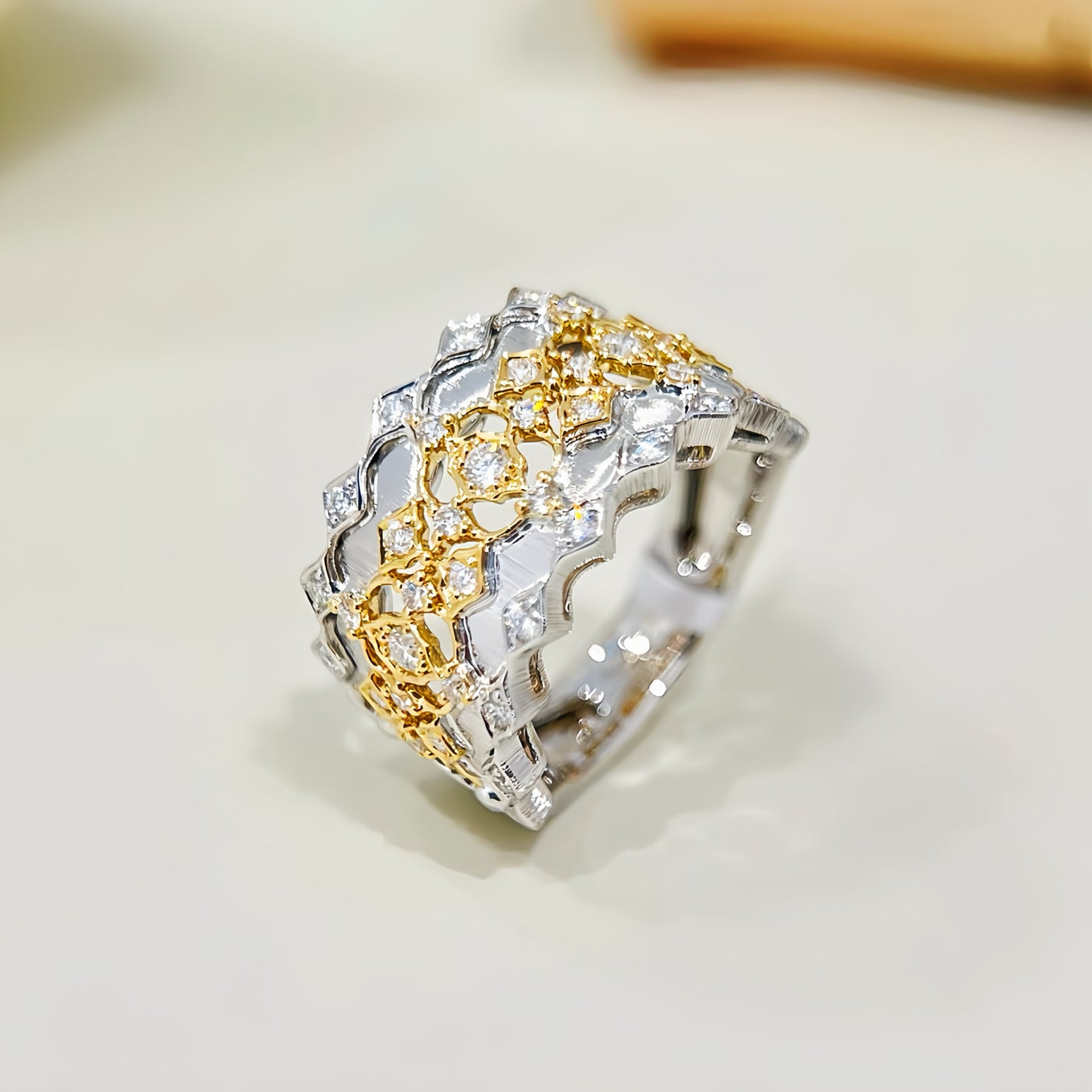 Vintage 18k Gold Diamond Ring (Item No. VT 283)
