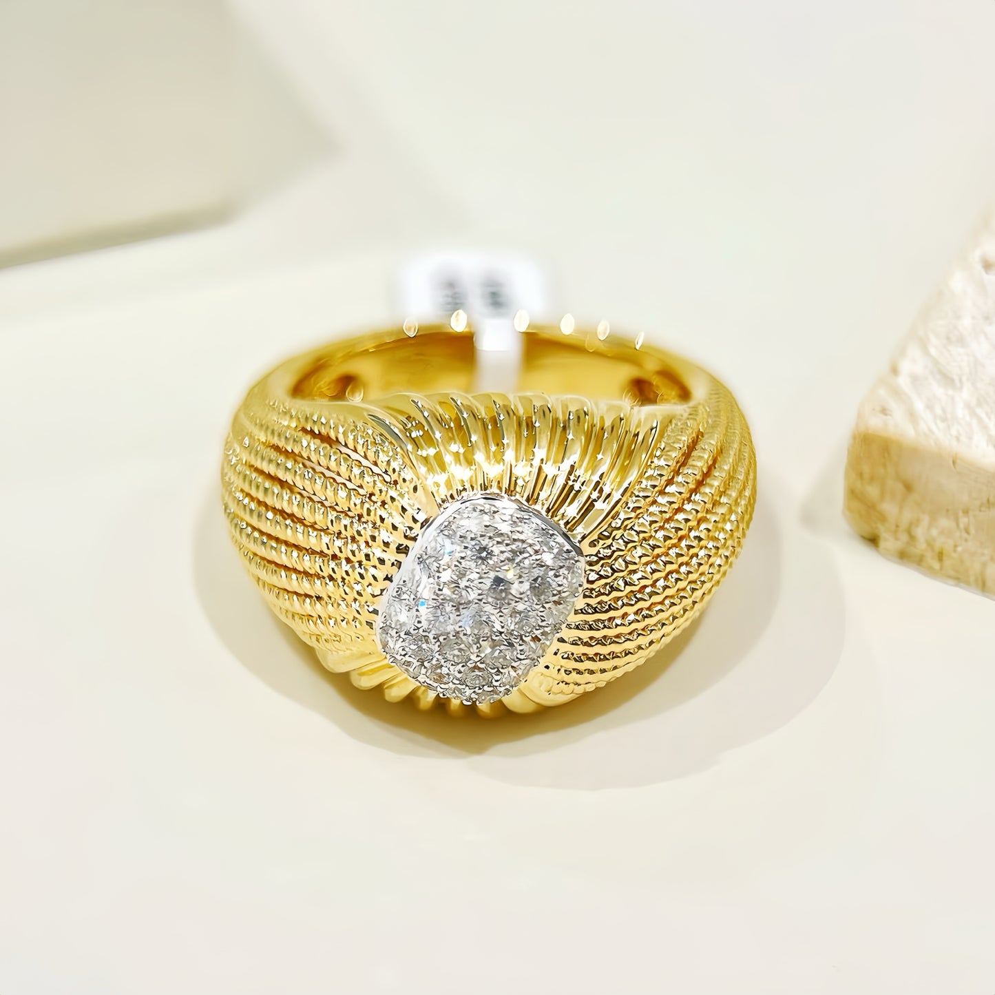 Vintage 18k Gold Diamond Ring (Item No. VT408)