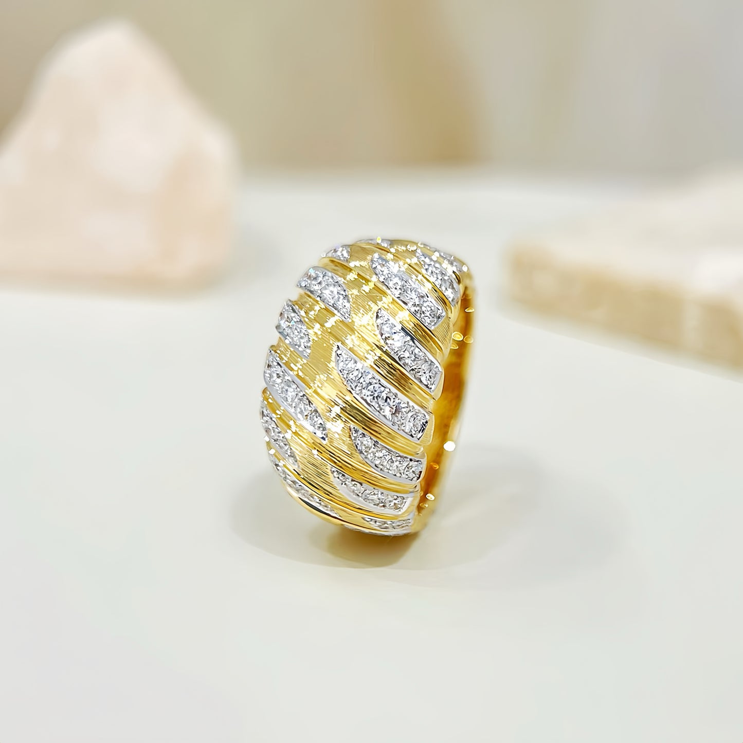 Vintage 18k Gold Diamond Ring (Item No. VT391)