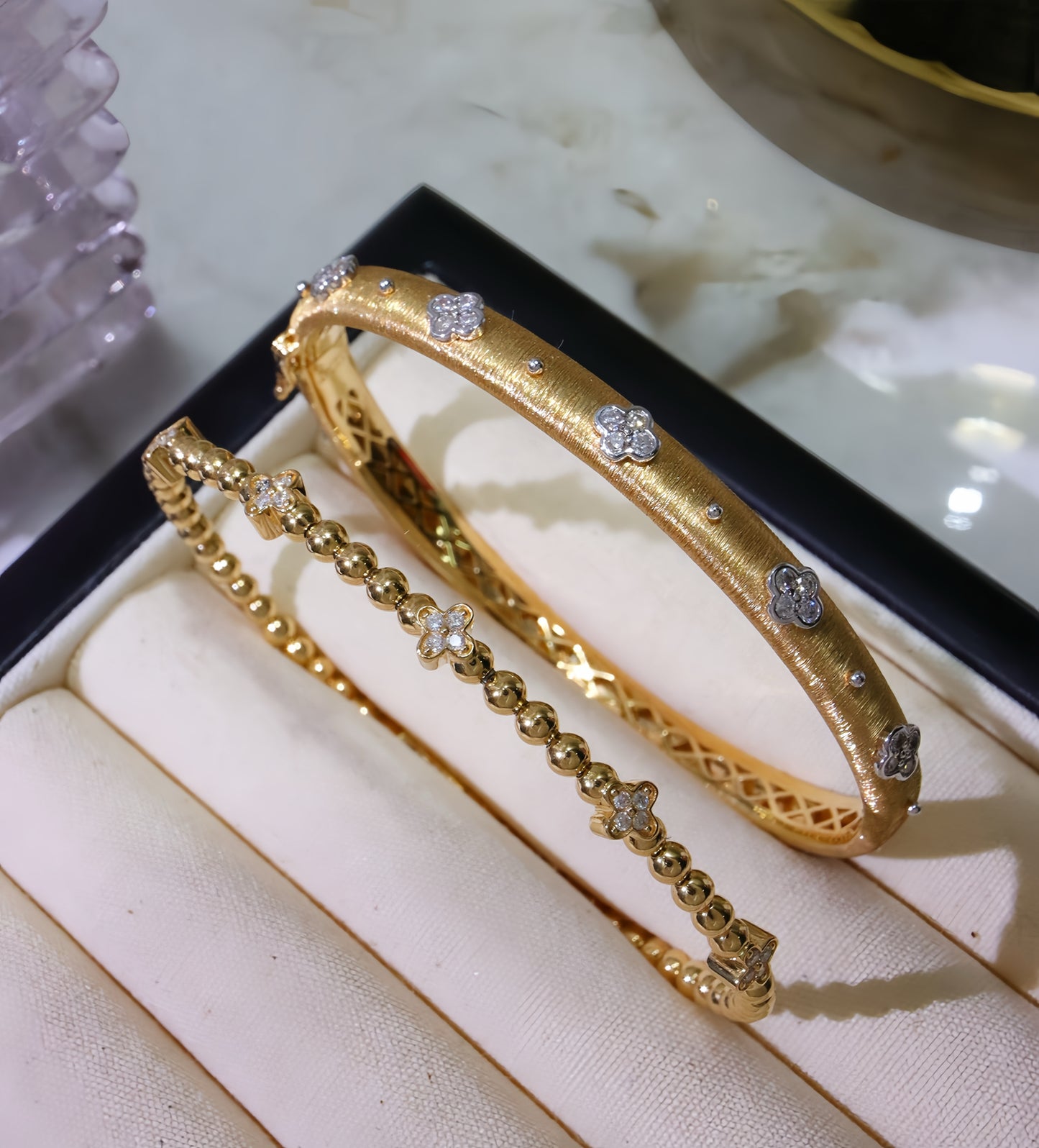 Four-leaf Clover Vintage 18k Gold Diamond Bracelet (Item No. VT130)