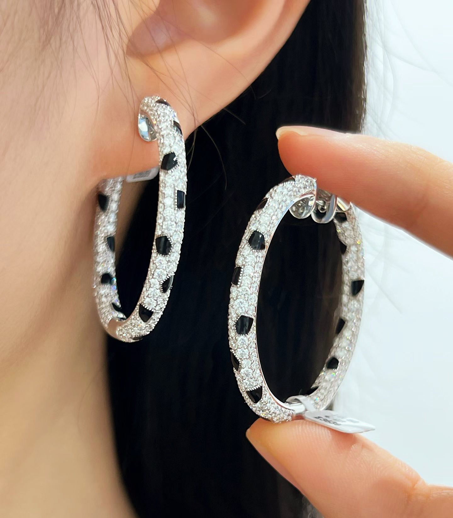 Black Enamel Vintage 18k Gold Diamond Earring (Item No. VT448)
