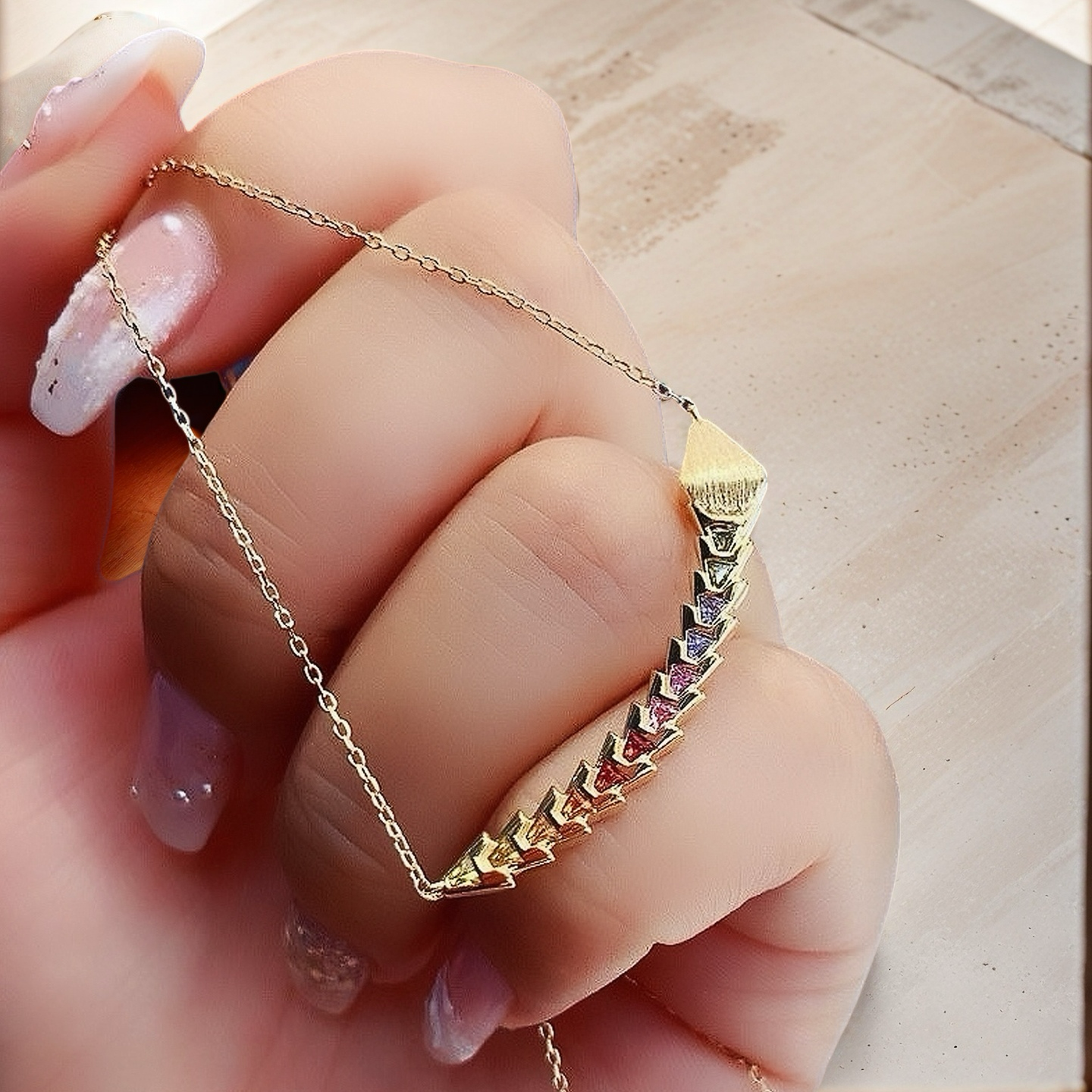 Snake 18k Gold Sapphire Pendant (Item No. VT104)