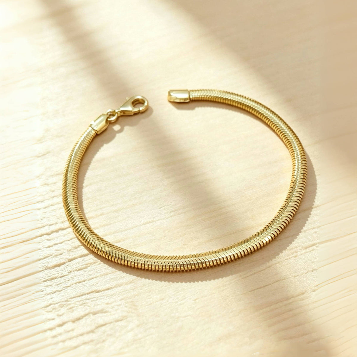 4mm Snake 18K Gold Bracelet (Item No. HFB012-2)