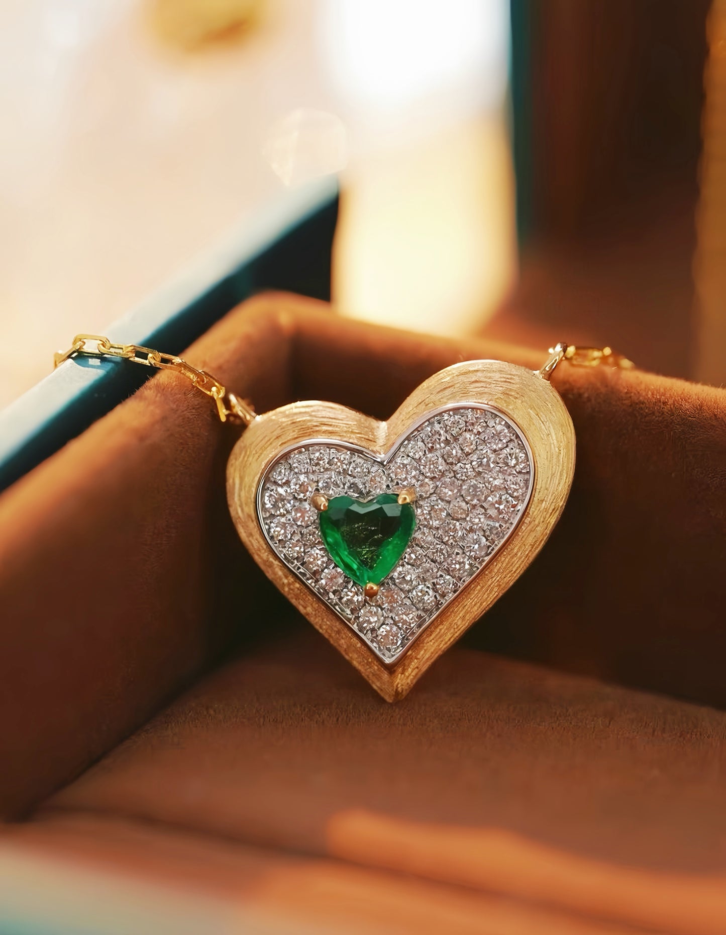 Heart Vintage 18k Gold Diamond Emerald Pendant (Item No. VT115)