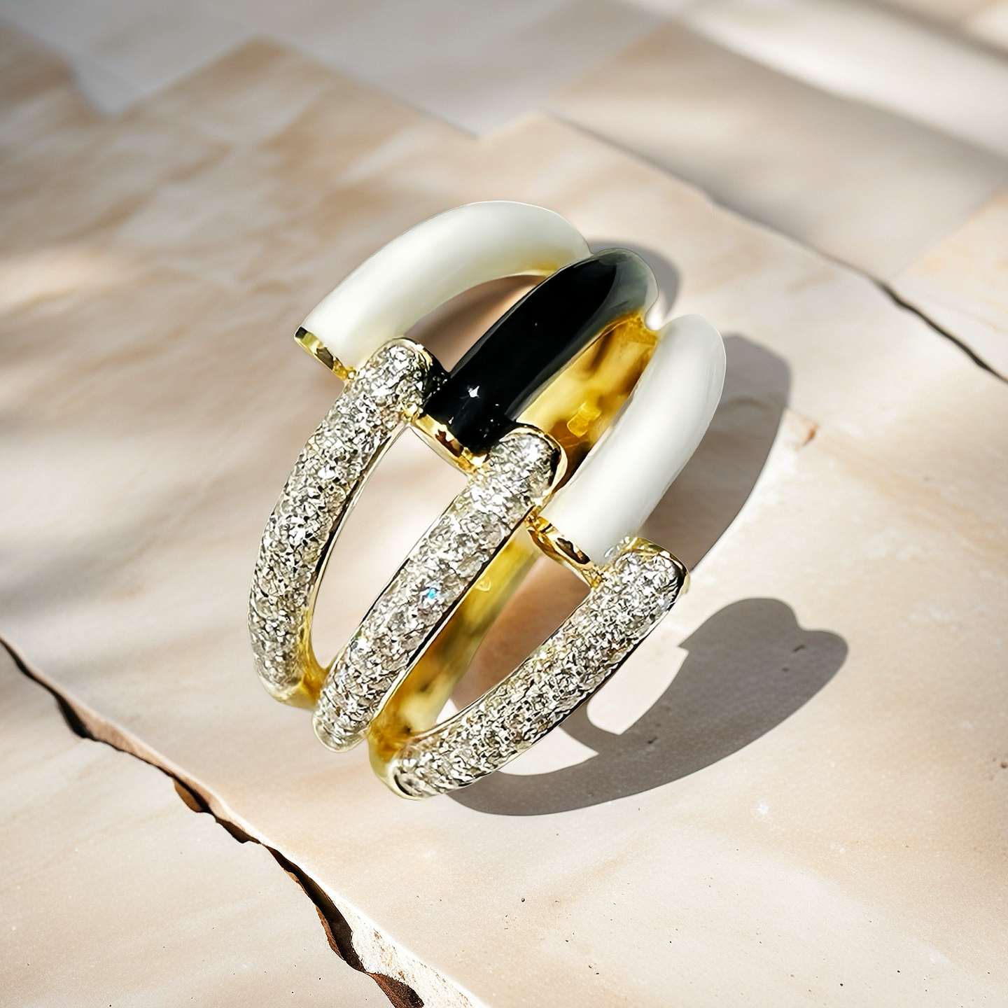 Vintage 18k Gold Diamond Ring (Item No. VT010)