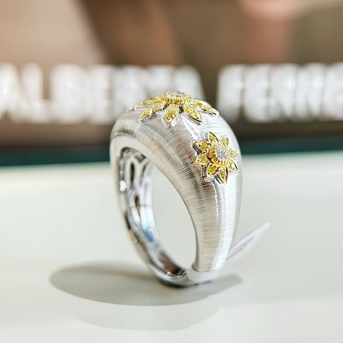 Vintage 18k Gold Diamond Ring (Item No. VT318)