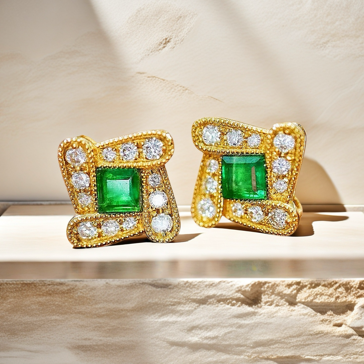 Vintage 18k Gold Diamond Emerald Earring (Item No. VT058)