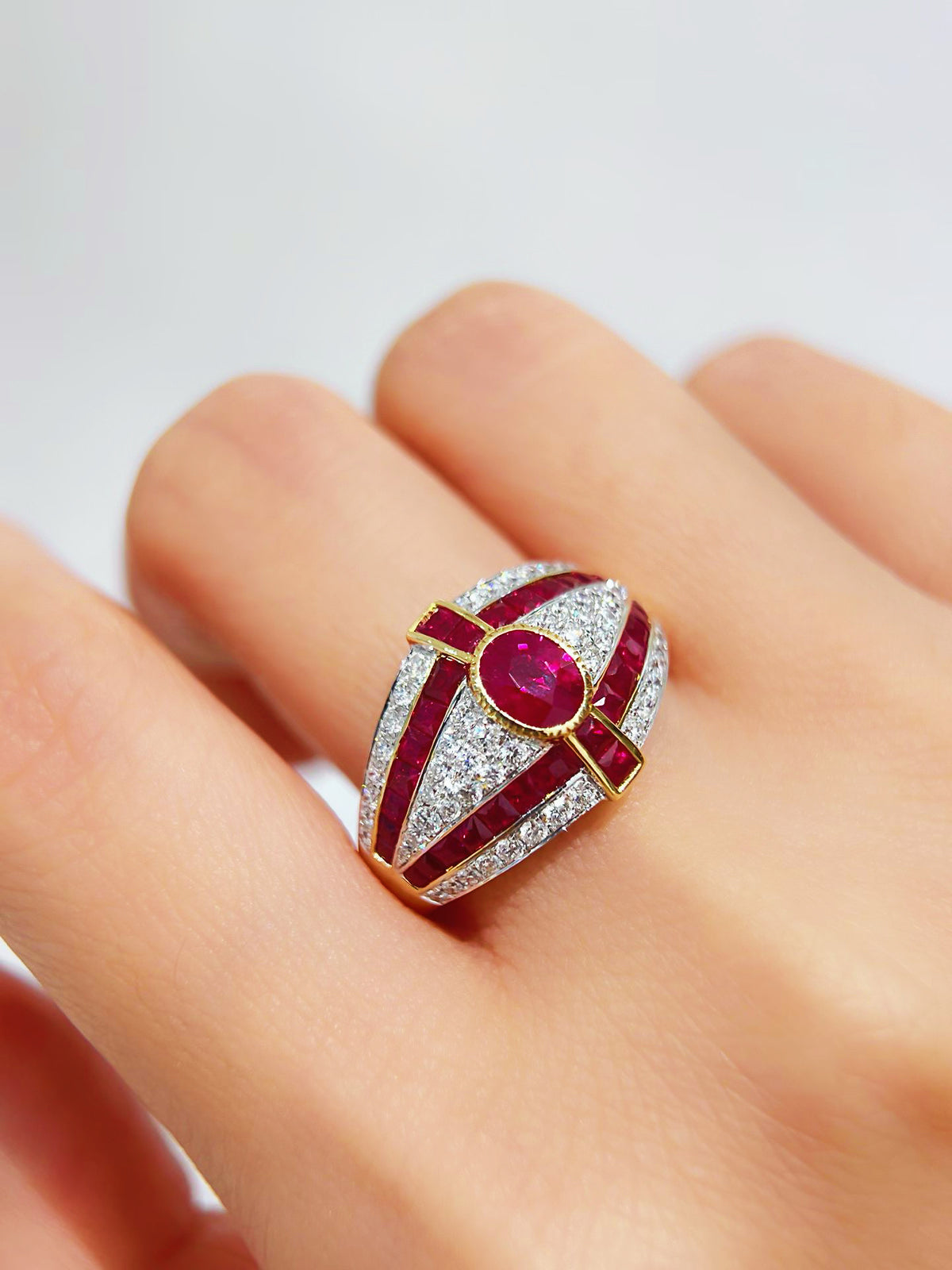 Vintage 18k Gold Diamond Ruby Ring (Item No. VT528)