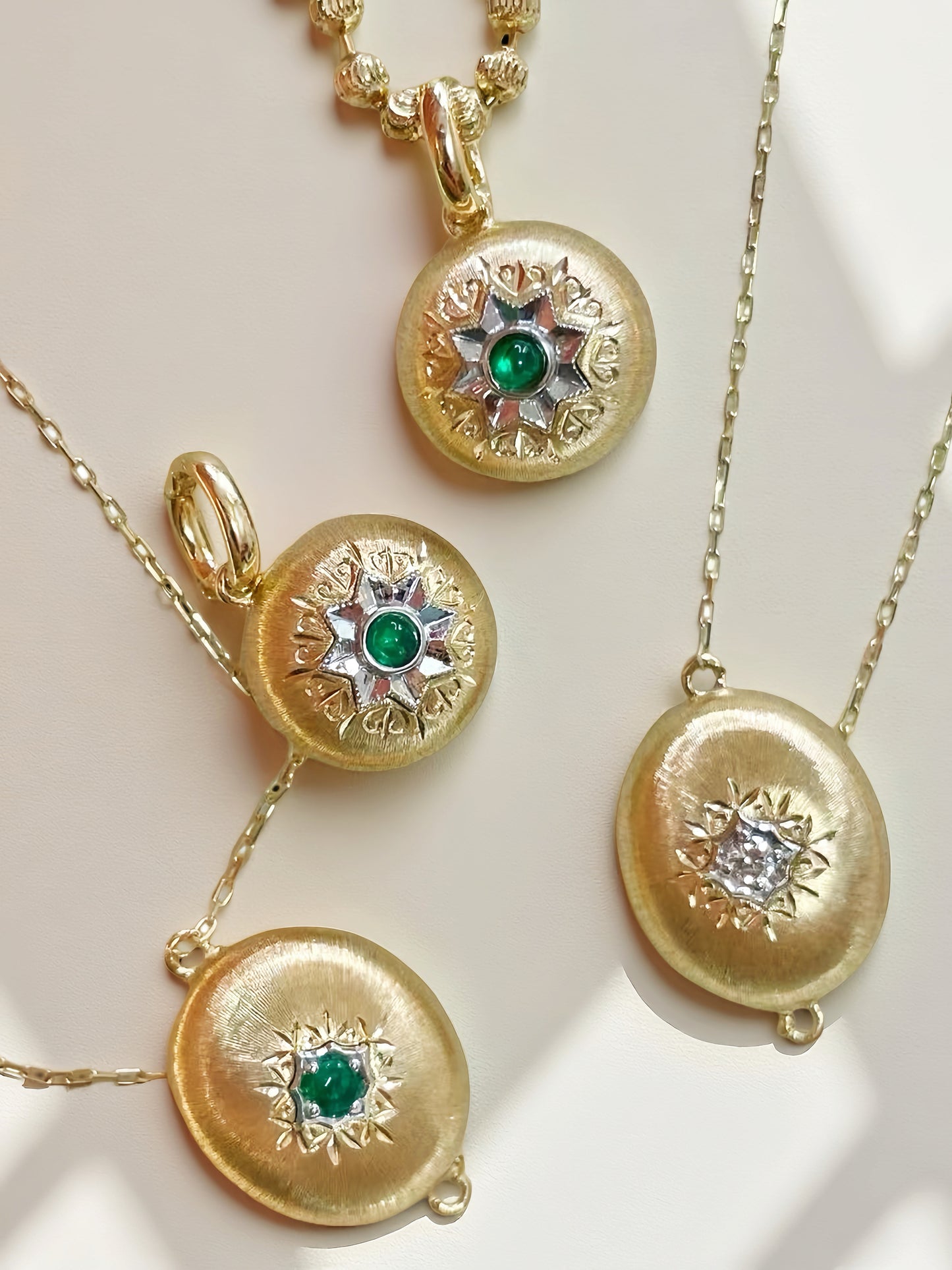 Vintage 18k Gold Diamond Pendant (Item No. VT176)