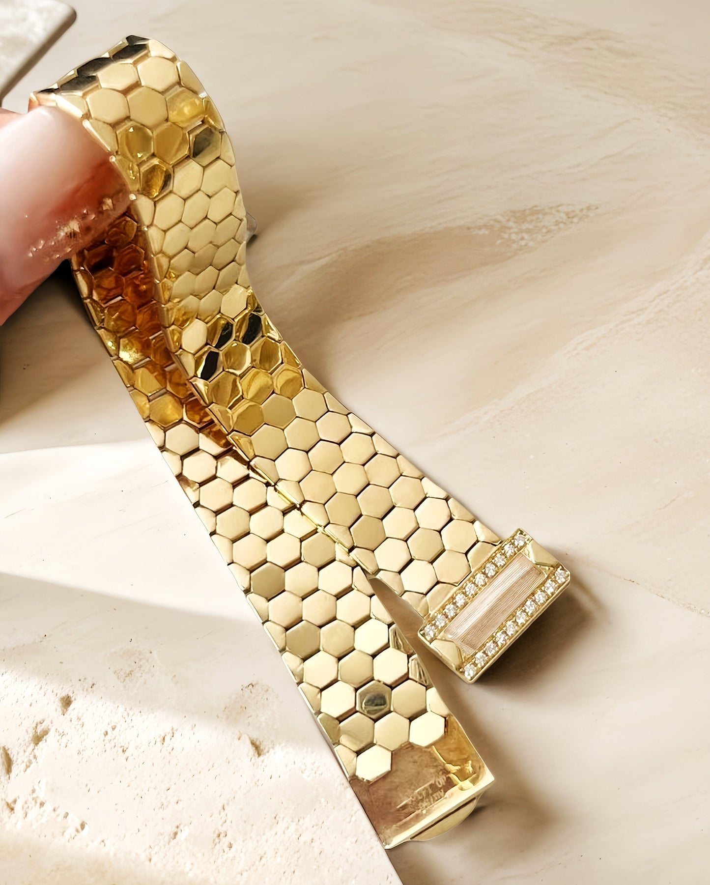 Vintage 18k Gold Diamond Bracelet (Item No. VT132)
